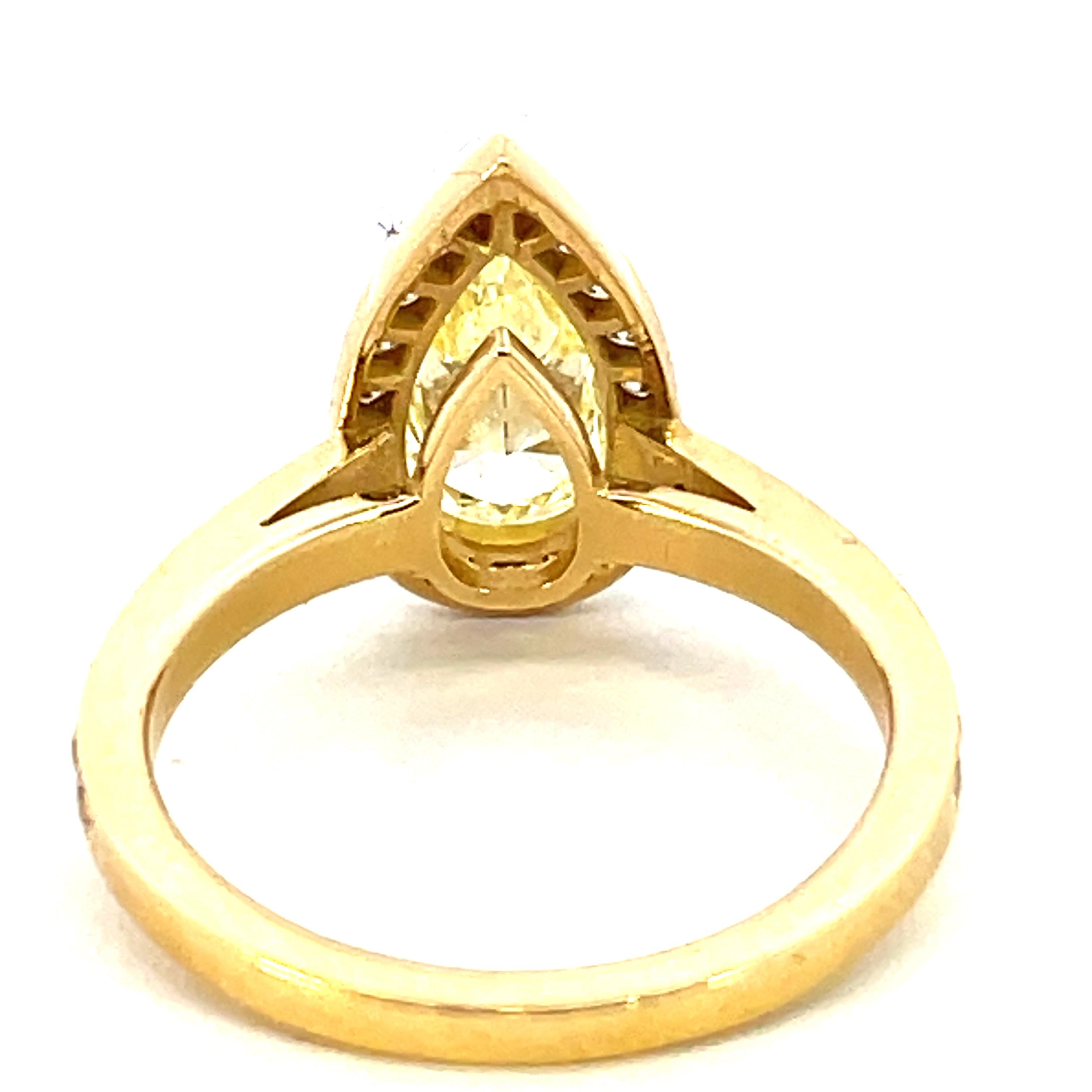 Women's or Men's Fancy Yellow Diamond Ring 1.20 carats For Sale