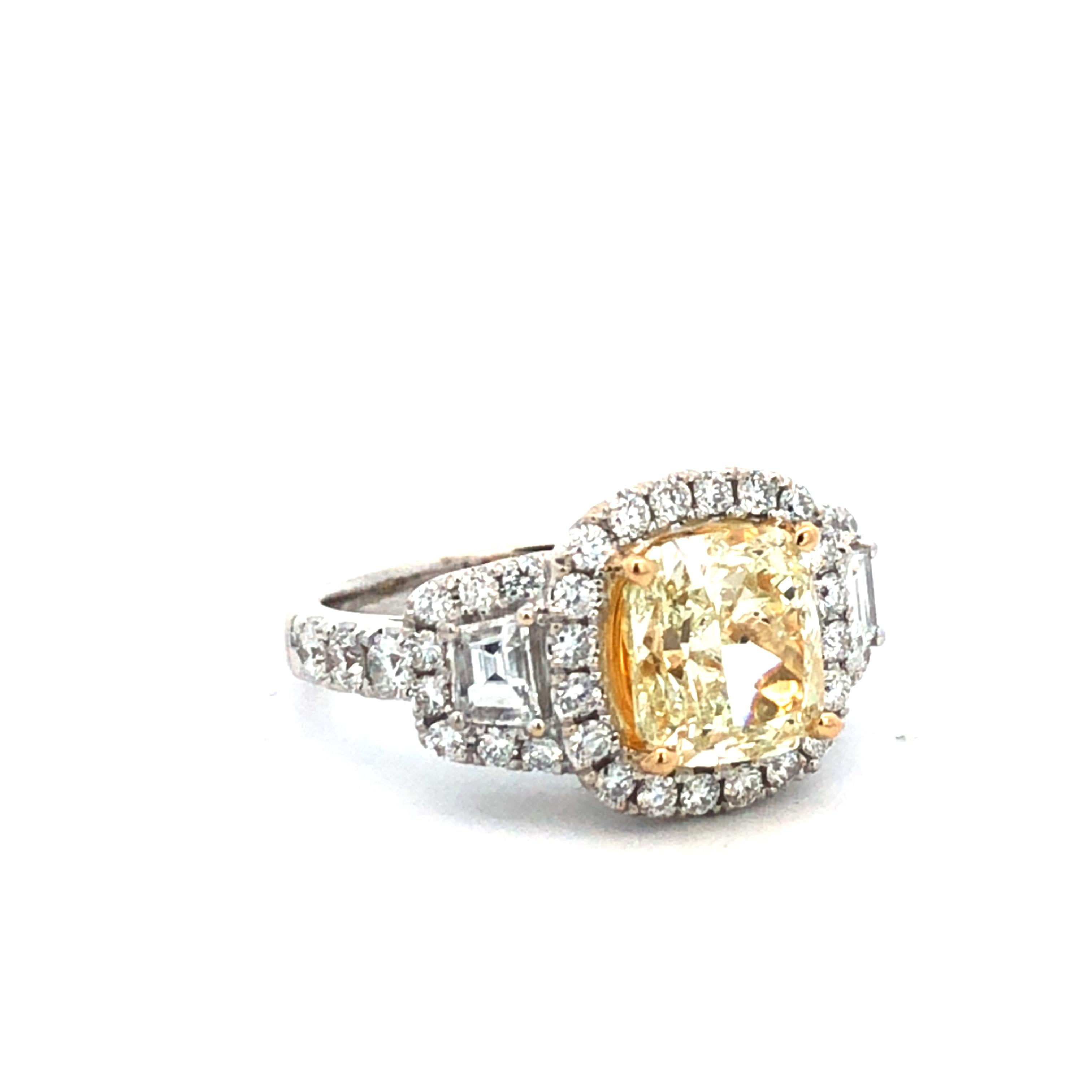 Taille coussin Bague fantaisie diamant jaune 1,50 carat Y2,91 carat 18kwg GIA en vente