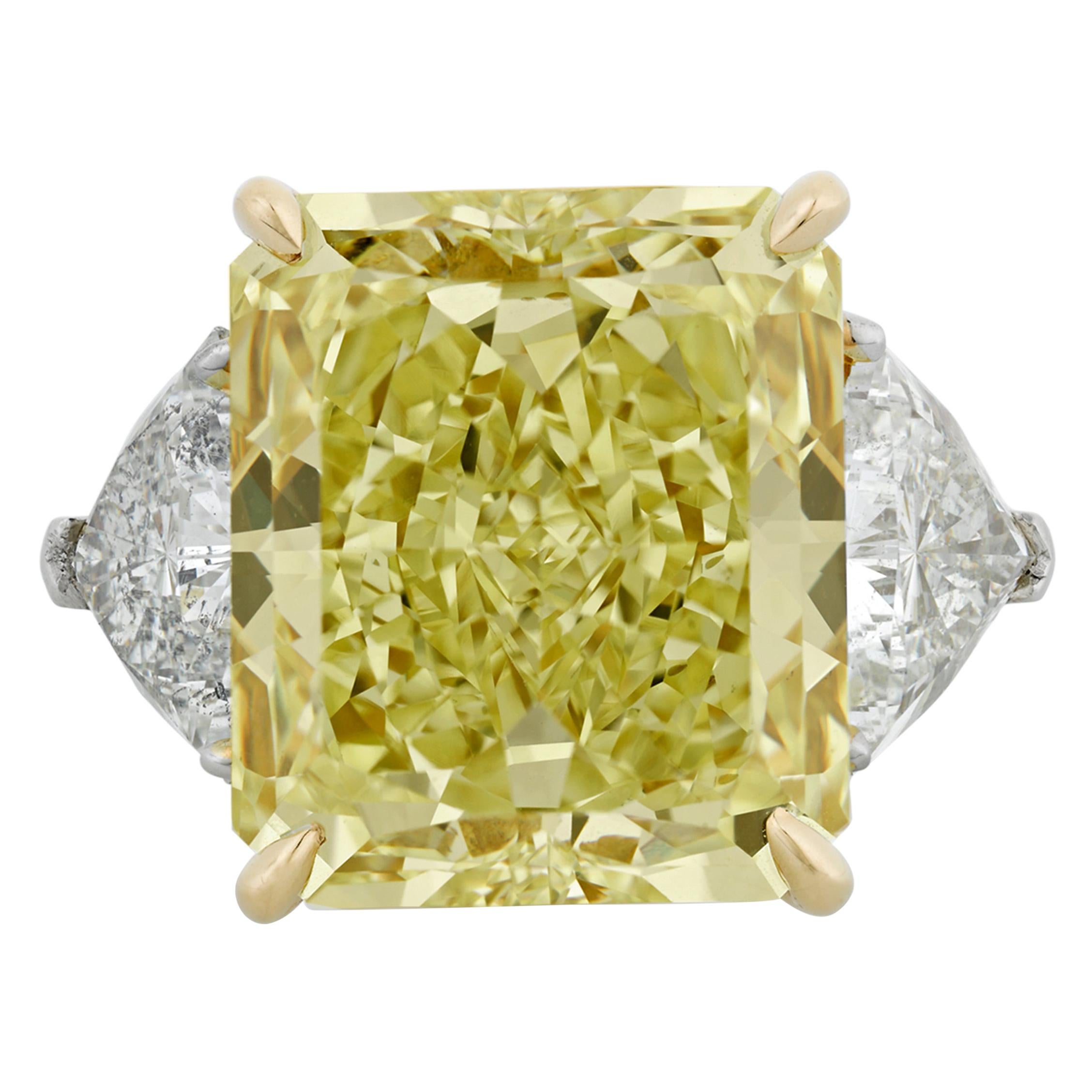 Fancy Yellow Diamond Ring, 20.28 Carat For Sale