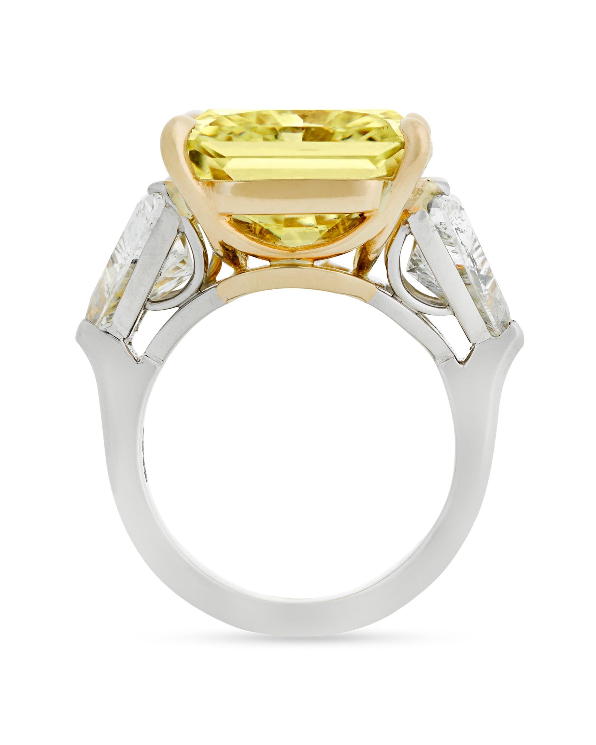 Gelber Fancy-Diamantring, 20,28 Karat (Moderne) im Angebot
