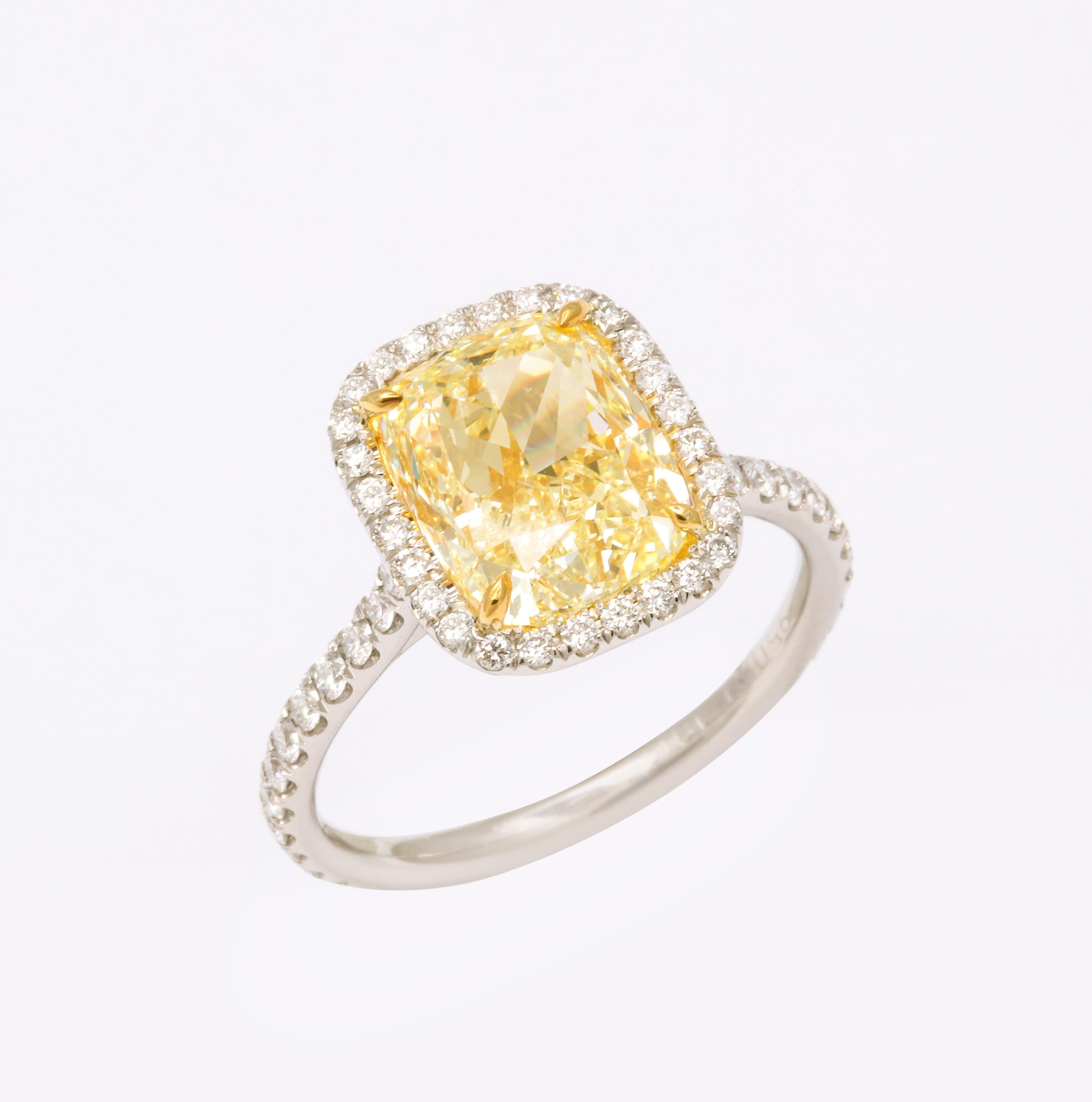 Fancy Yellow Diamond Ring  For Sale 2
