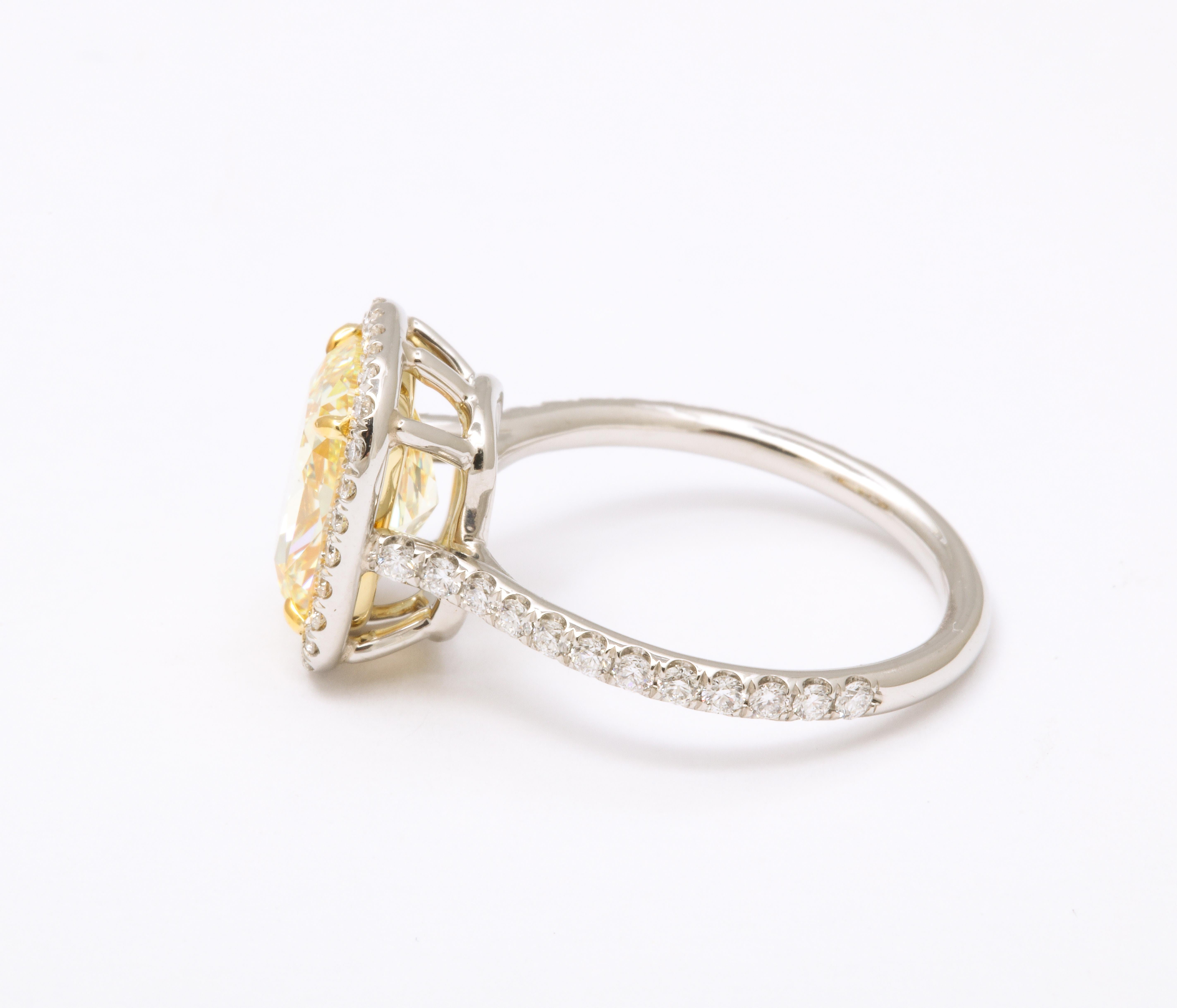 Fancy Yellow Diamond Ring  In New Condition For Sale In New York, NY