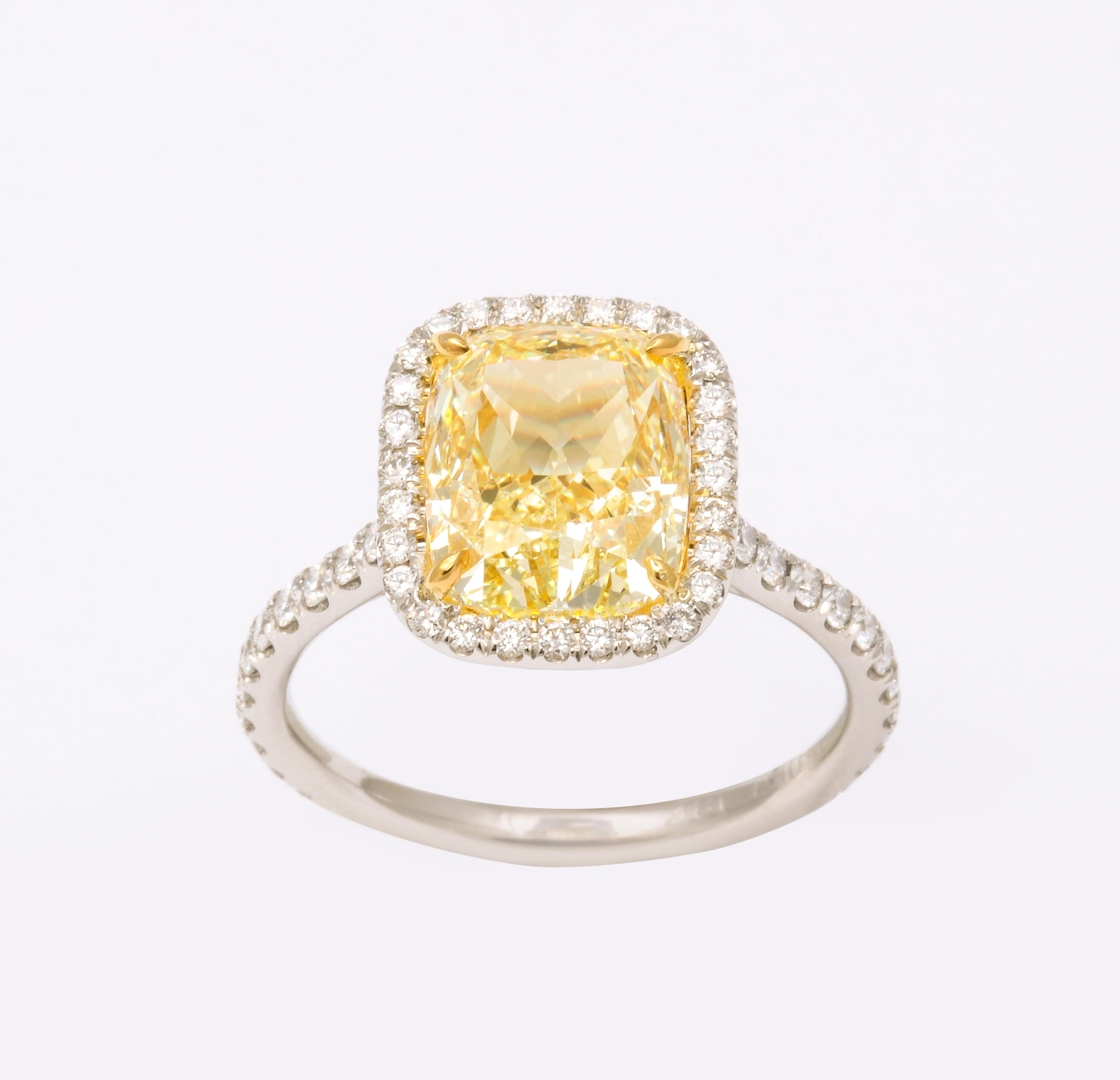 Fancy Yellow Diamond Ring  For Sale 1