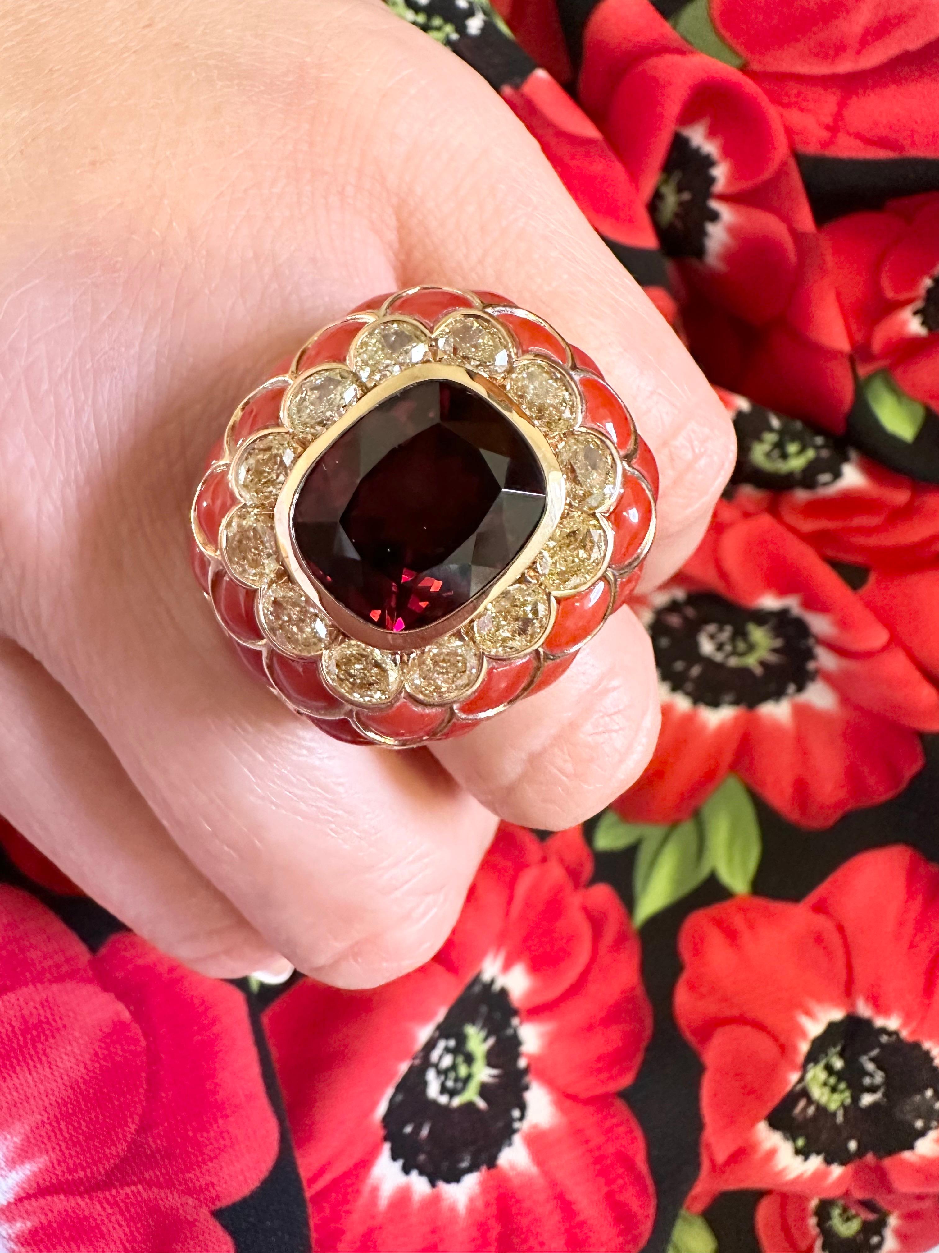 Fancy yellow diamond ring Luxurious ring for a QUEEN RARE Handmade 18KT gold For Sale 1
