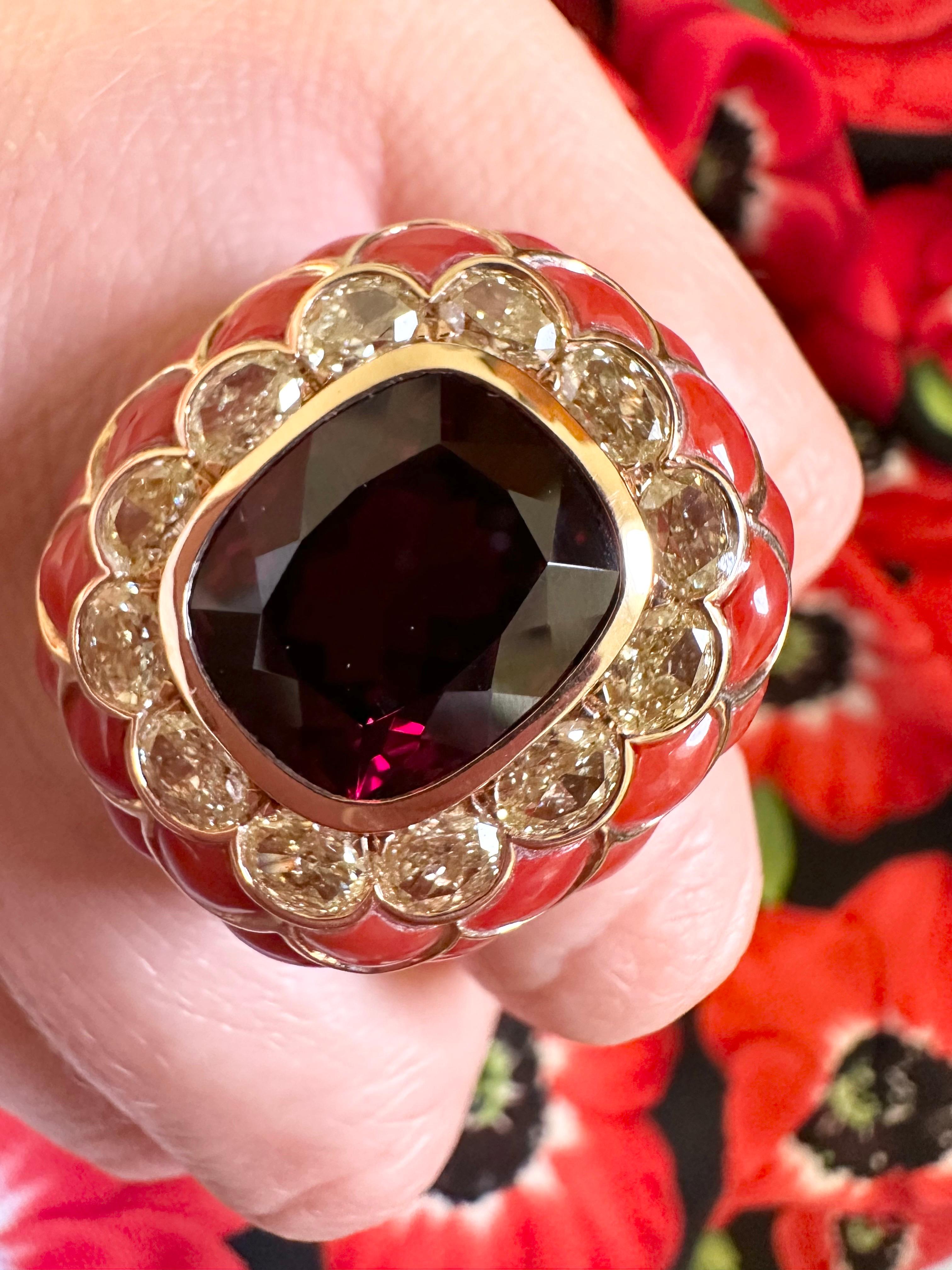 Fancy yellow diamond ring Luxurious ring for a QUEEN RARE Handmade 18KT gold For Sale 2