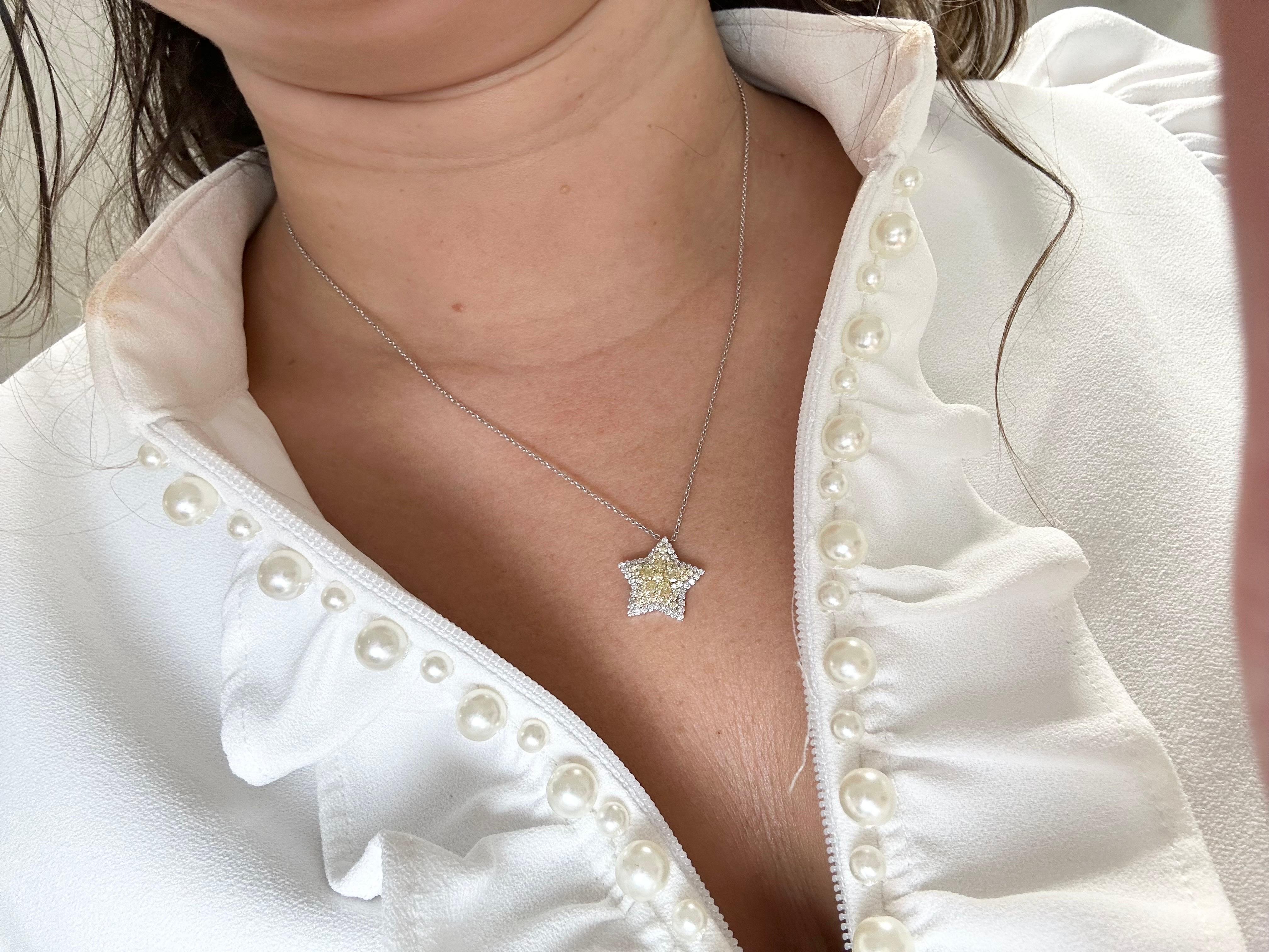 Fancy yellow diamond star necklace shinning star pendant necklace 18KT For Sale 2