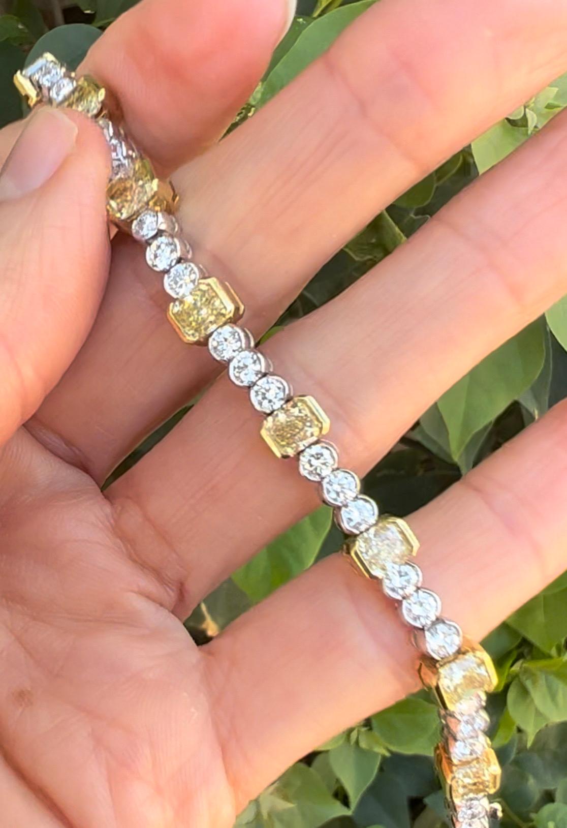 Fancy Yellow Diamond White Diamond Line Bracelet In Excellent Condition For Sale In Palm Beach, FL