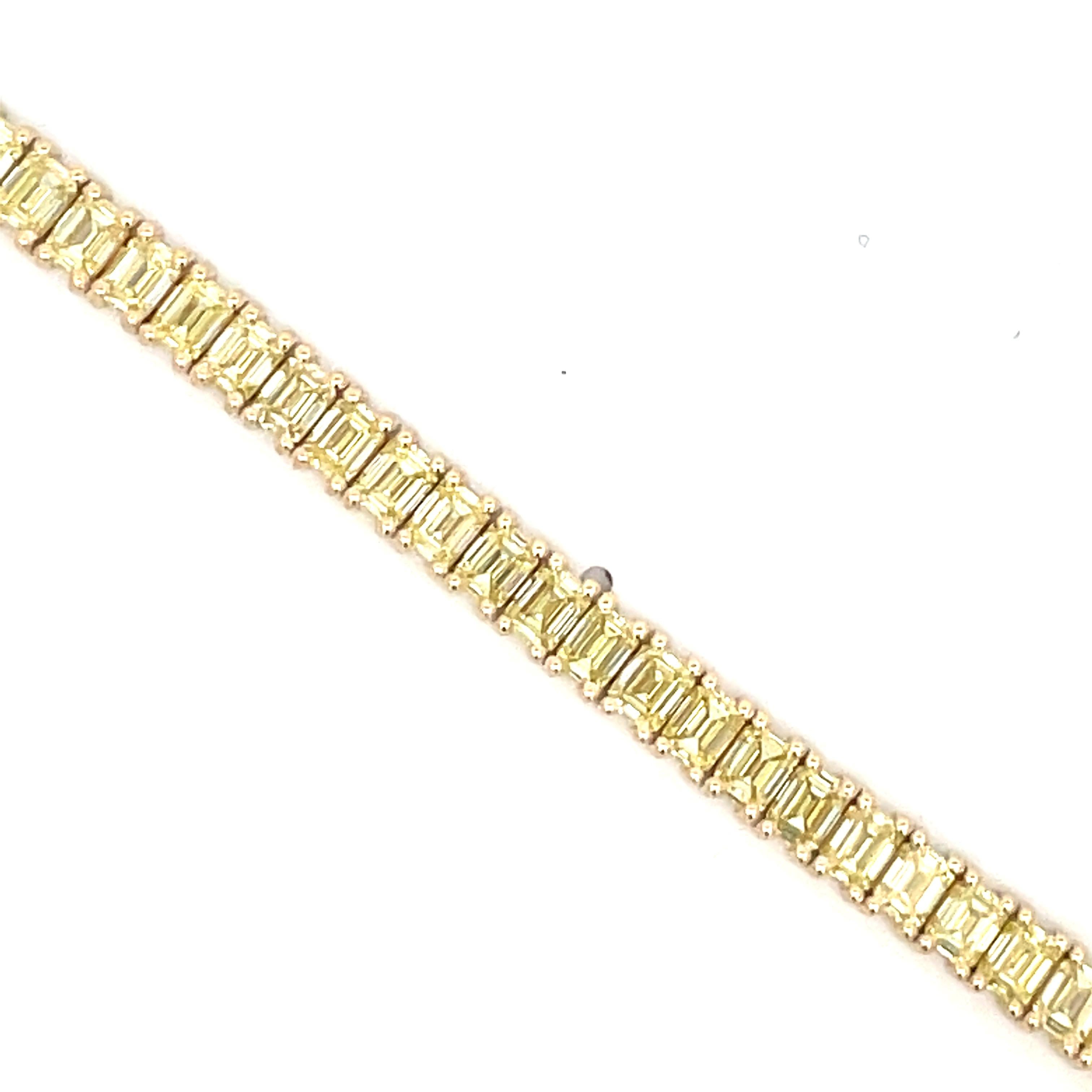 Fancy Yellow Emerald Cut Yellow Diamond Tennis Bracelet 12.55 Carats 14 KT Gold In New Condition For Sale In New York, NY