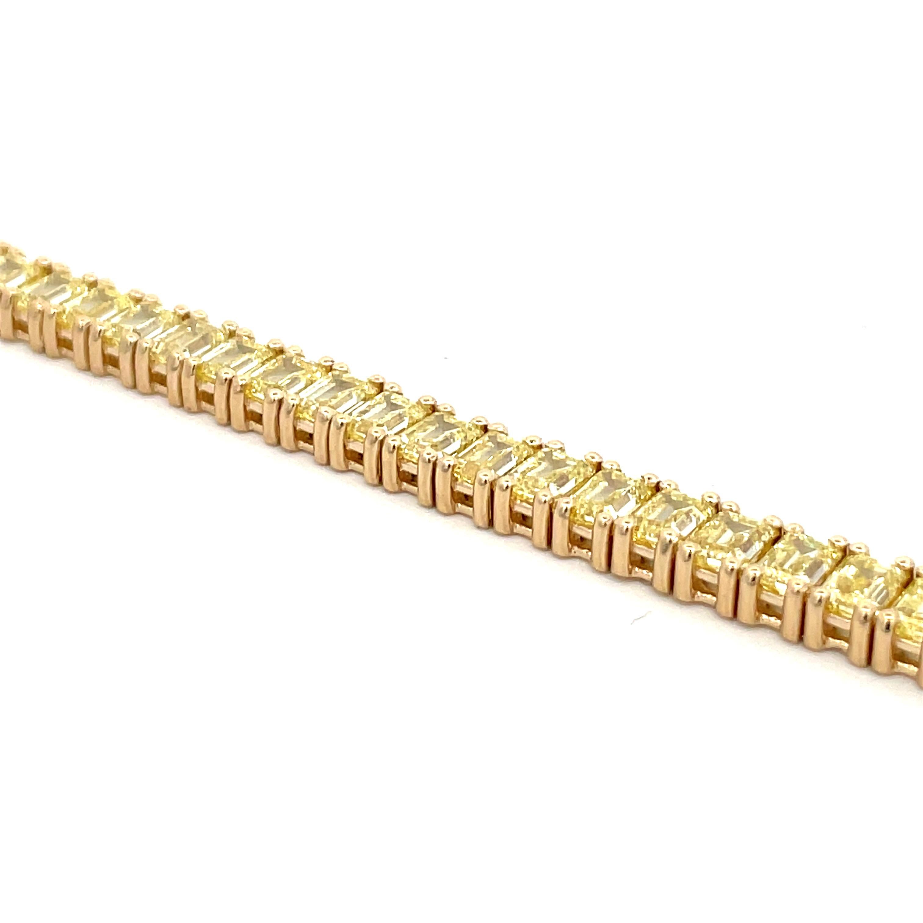 Fancy Yellow Emerald Cut Yellow Diamond Tennis Bracelet 12.55 Carats 14 KT Gold For Sale 1