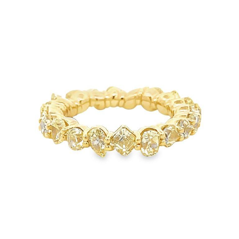 Anillo Eternidad Diamante Amarillo Fantasía Forma Mixta 4.78 CT 18k YG Moderno en venta