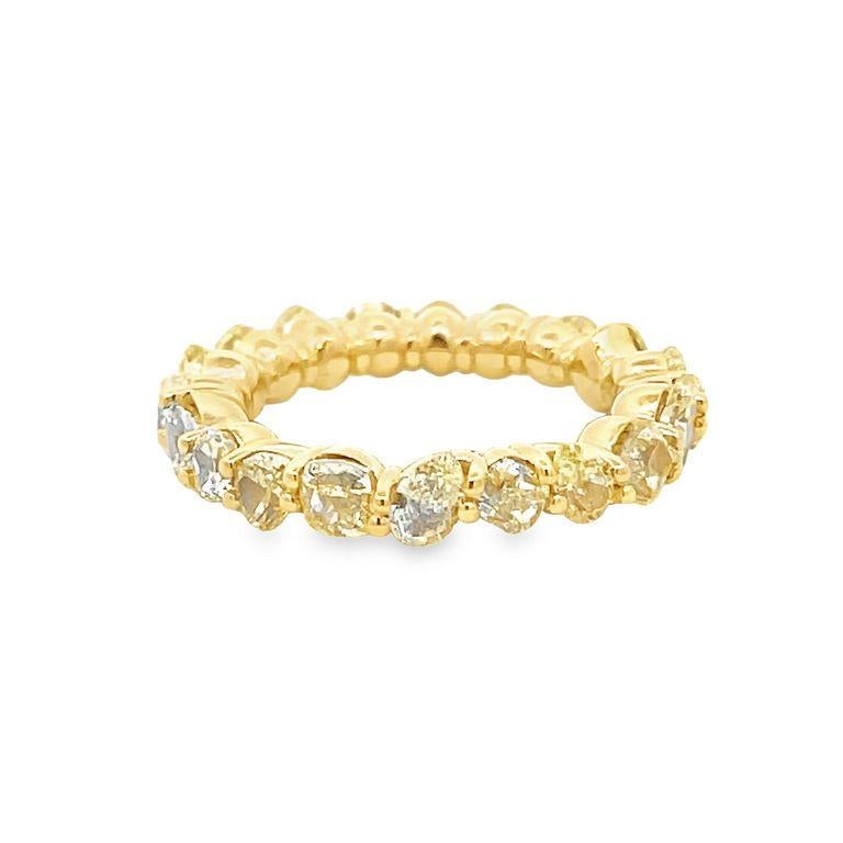 Anillo Eternidad Diamante Amarillo Fantasía Forma Mixta 4.78 CT 18k YG en Nuevo estado para la venta en New York, NY