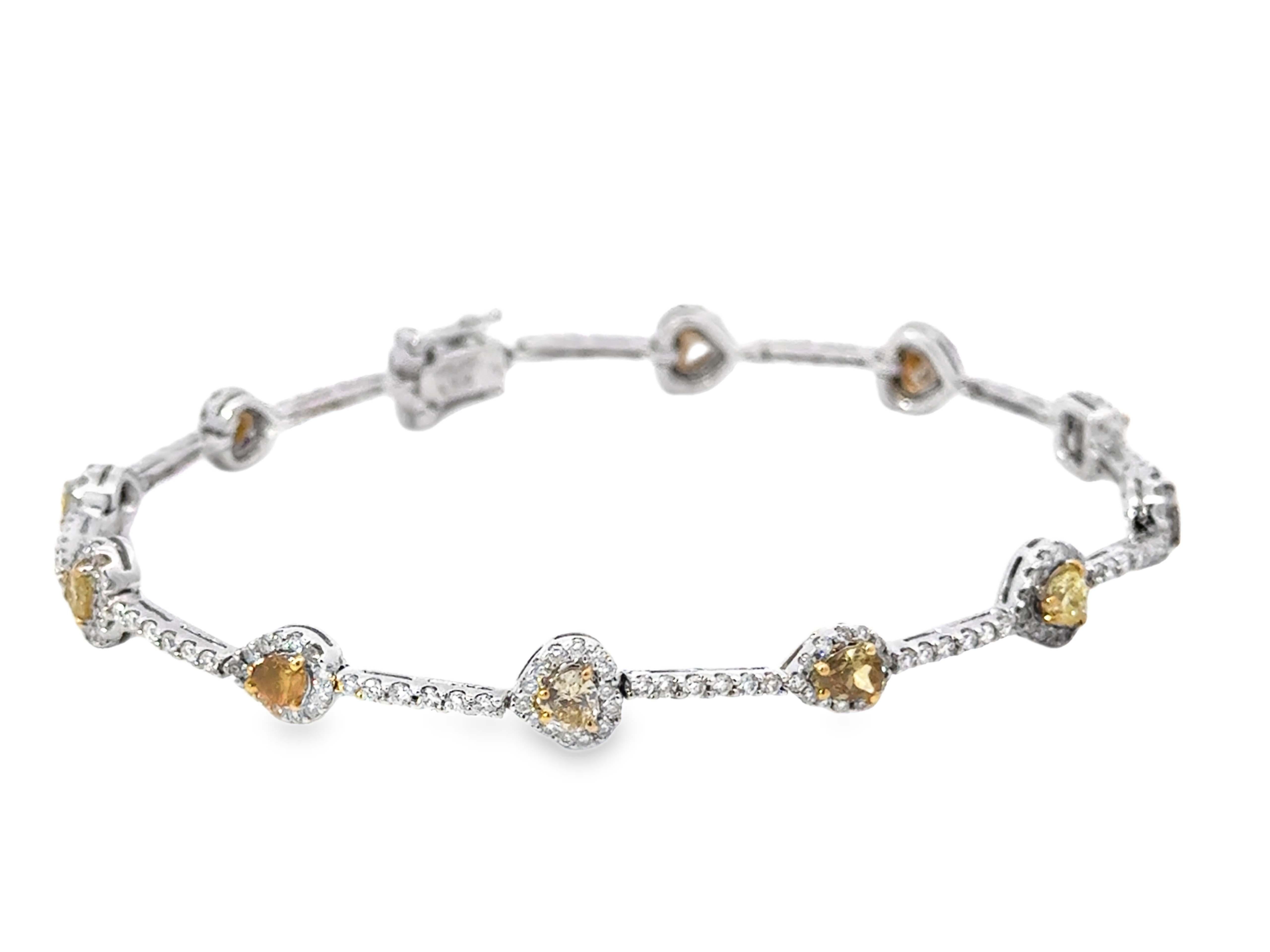 Fancy Yellow Heart Shape Diamond Bracelet 18K White Gold (Brillantschliff) im Angebot