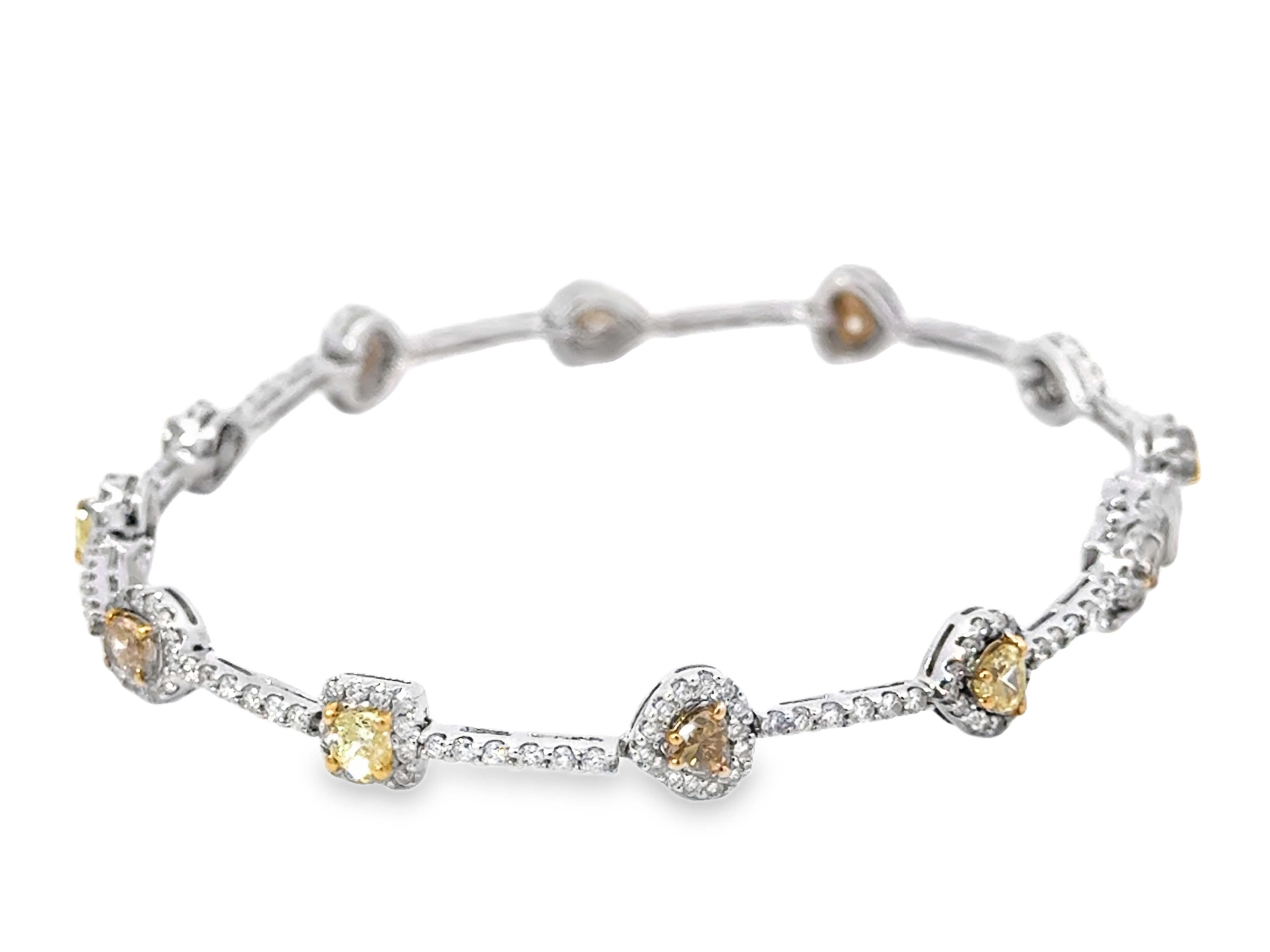 Fancy Yellow Heart Shape Diamond Bracelet 18K White Gold im Angebot 1