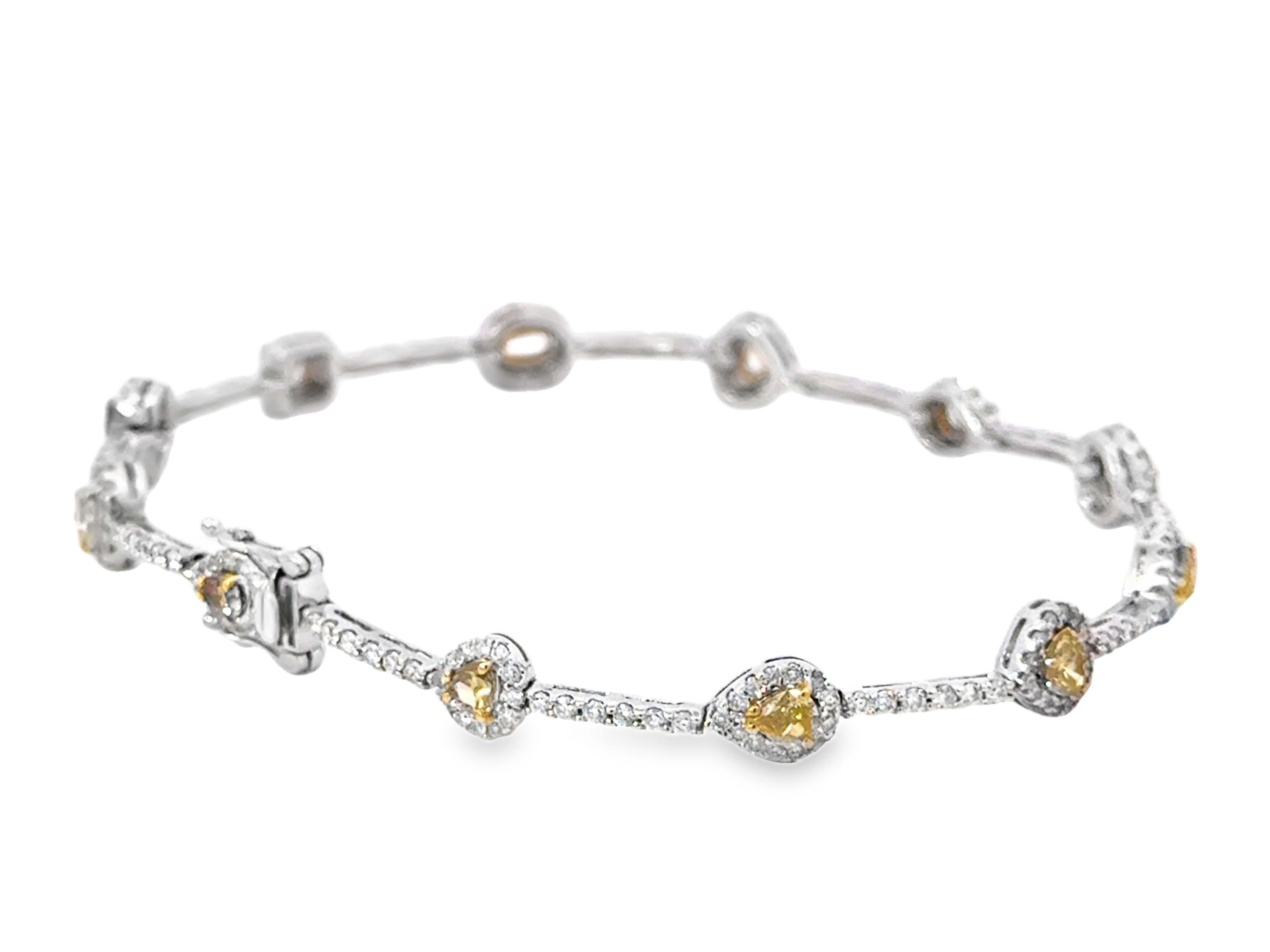 Fancy Yellow Heart Shape Diamond Bracelet 18K White Gold im Angebot 2