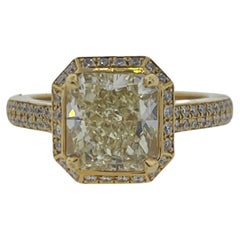 Bague de fiançailles fantaisie en diamant jaune taille radiant de couleur jaune
