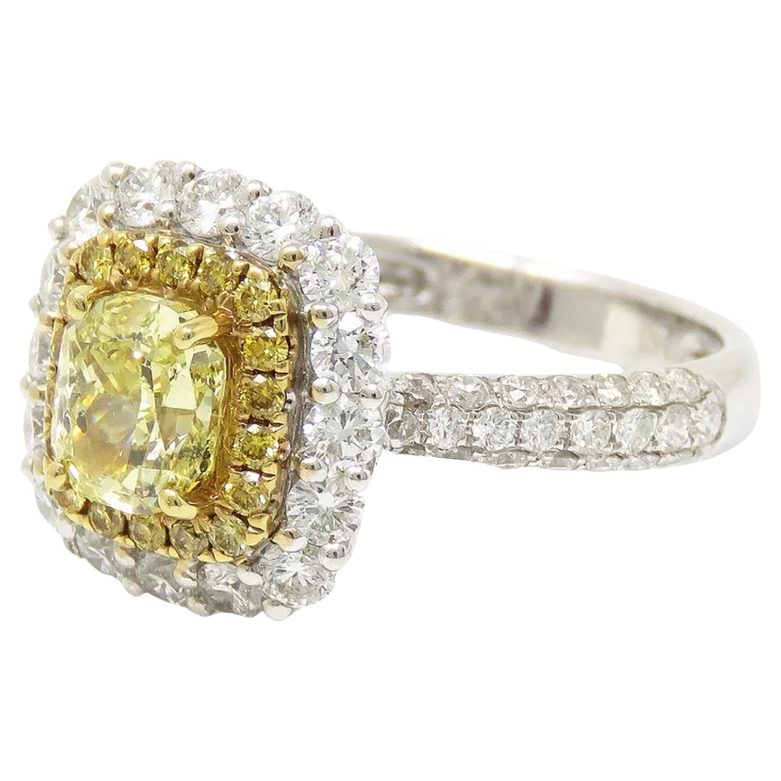 Presenting a luxurious 18k gold ring that exudes elegance and brilliance. This exquisite piece features a total weight of approximately 2.8 carats, adorned with dazzling white diamonds in the G-H color range and VS-SI clarity, offering a stunning