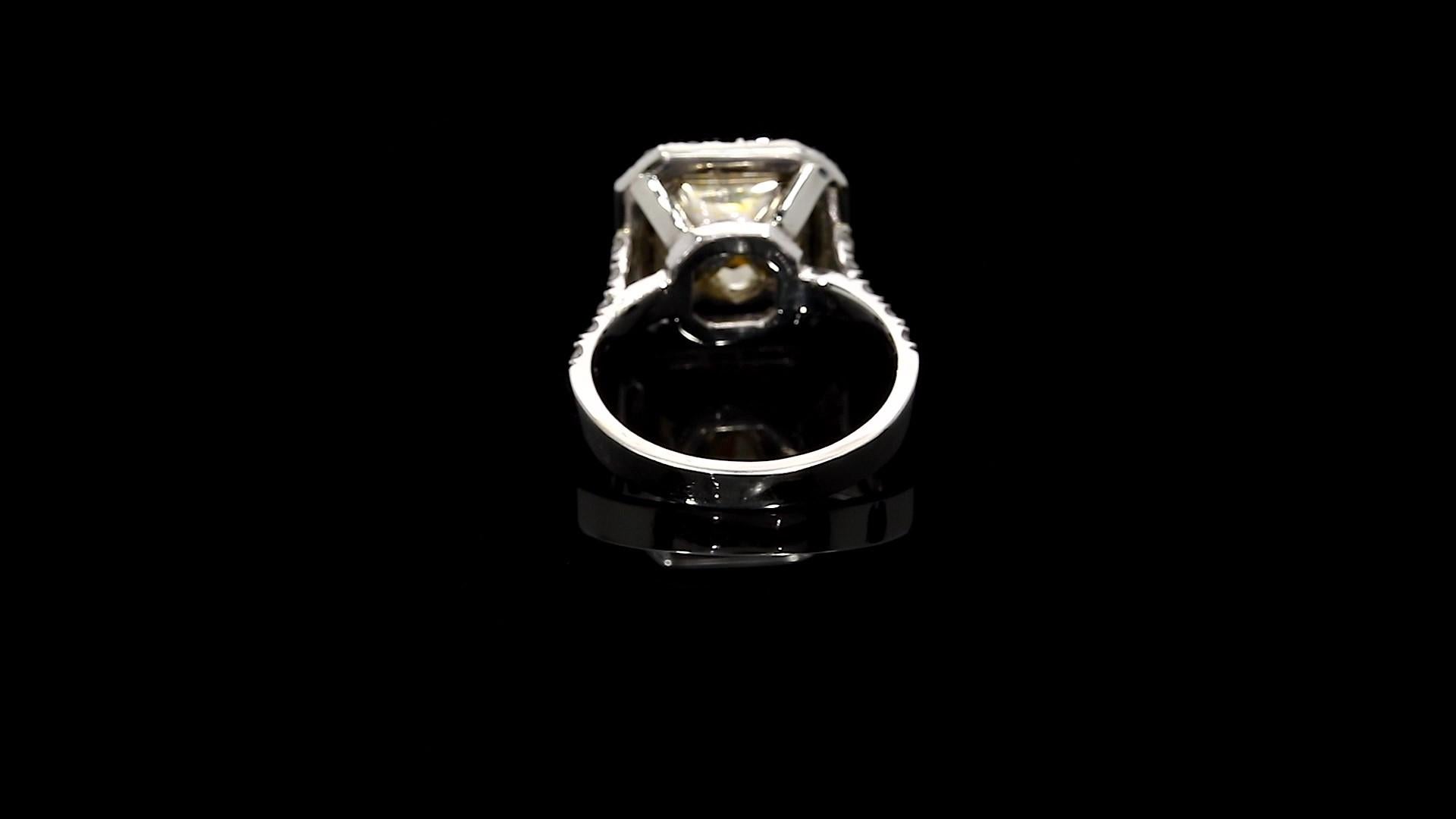 Fancy Yellow Radiant Diamond Ring 3.63 Carat Platinum/18 Karat YG GIA Certified In New Condition In Beverly Hills, CA