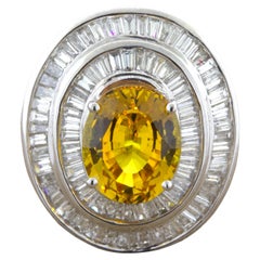 Bague en or blanc 18 carats à double halo de saphirs jaunes fantaisie et de diamants