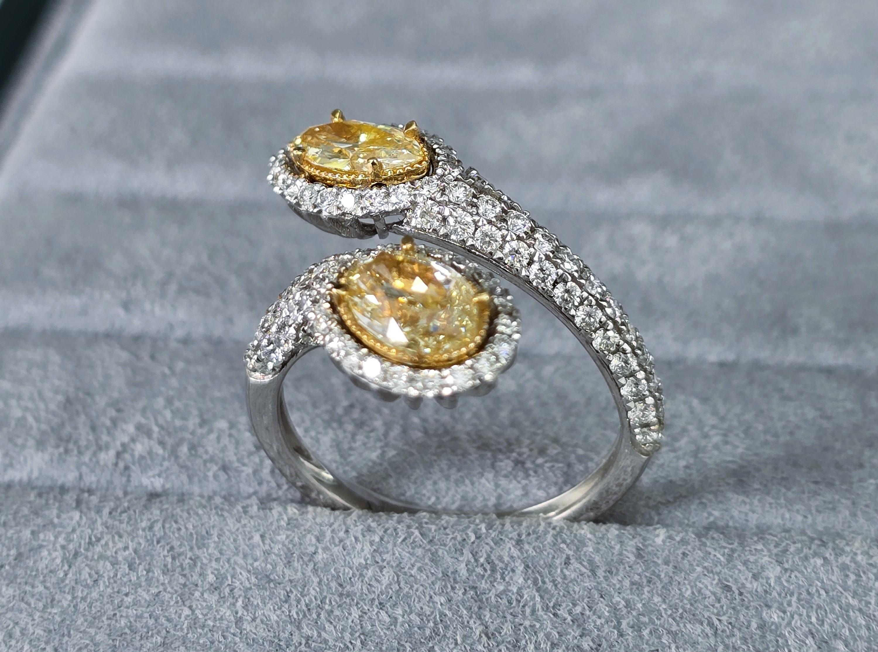 Anello con diamante giallo fantasia di purezza VS-SI in vendita 2
