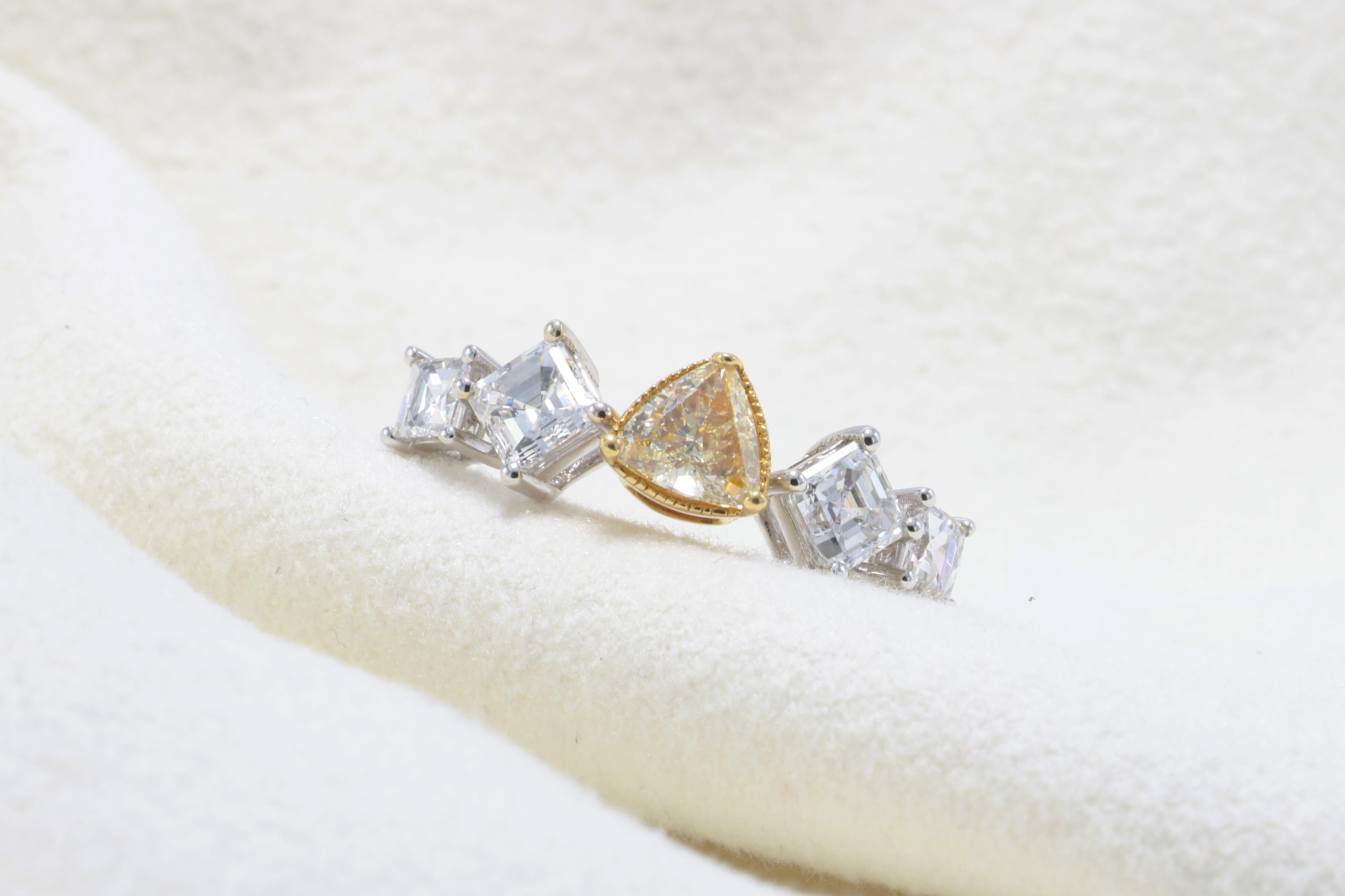 Fancy Yellow VVS-VS Clarity Diamond Ring For Sale 5