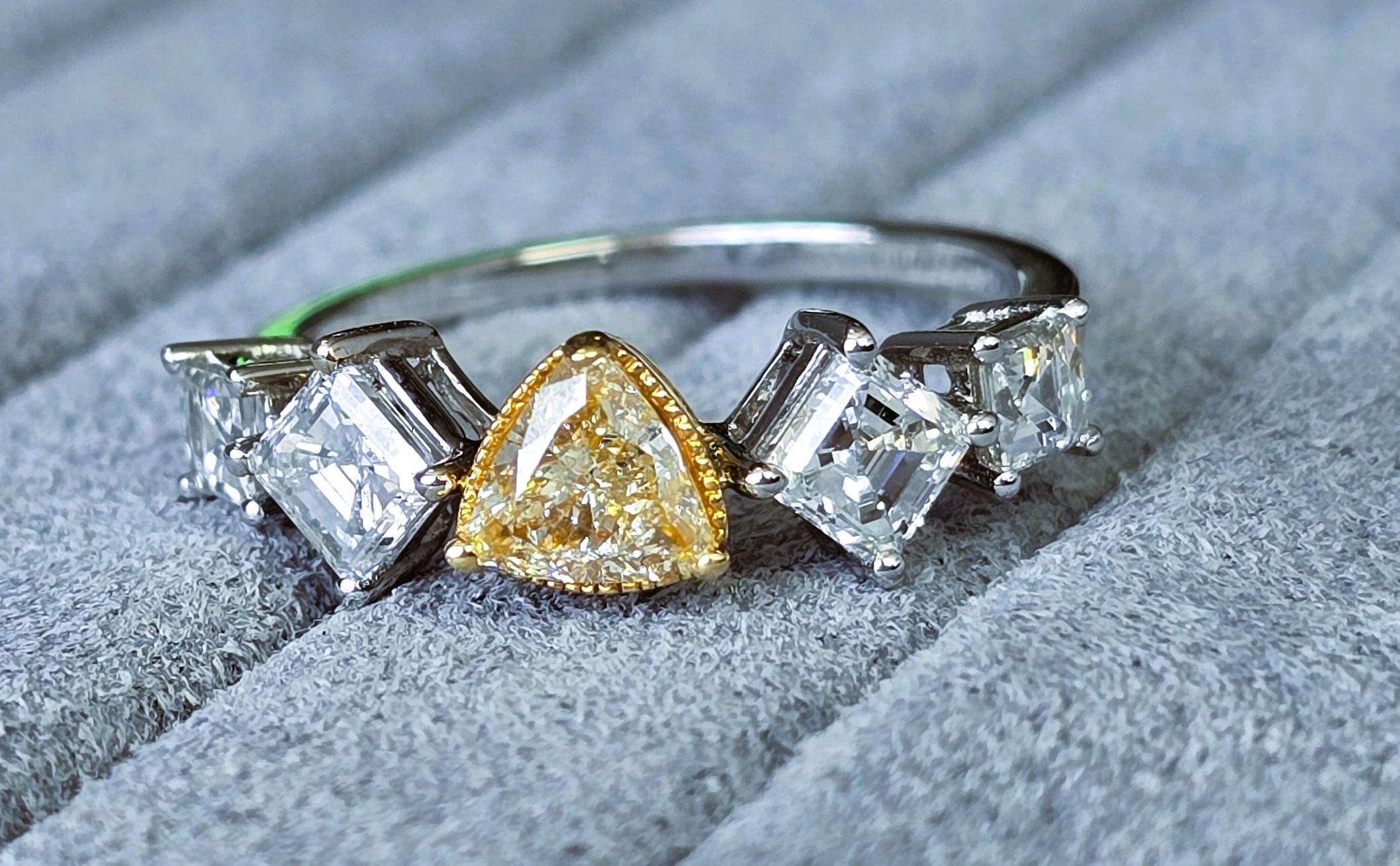 Fancy Yellow VVS-VS Clarity Diamond Ring For Sale 7
