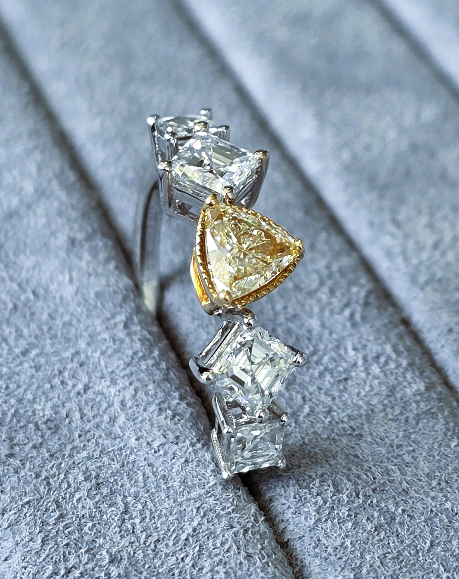 Fancy Yellow VVS-VS Clarity Diamond Ring For Sale 8