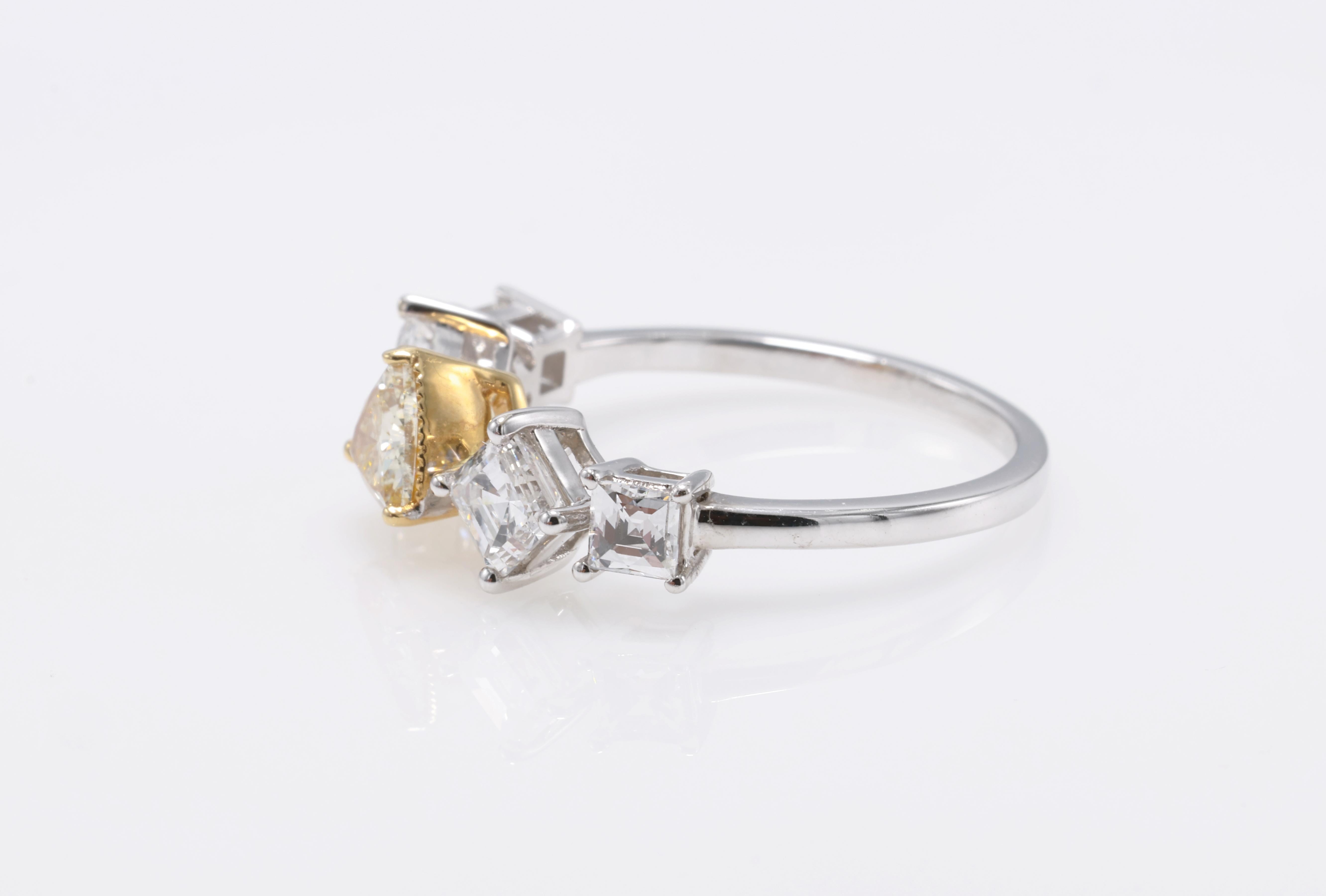 Fancy Yellow VVS-VS Clarity Diamond Ring For Sale 2