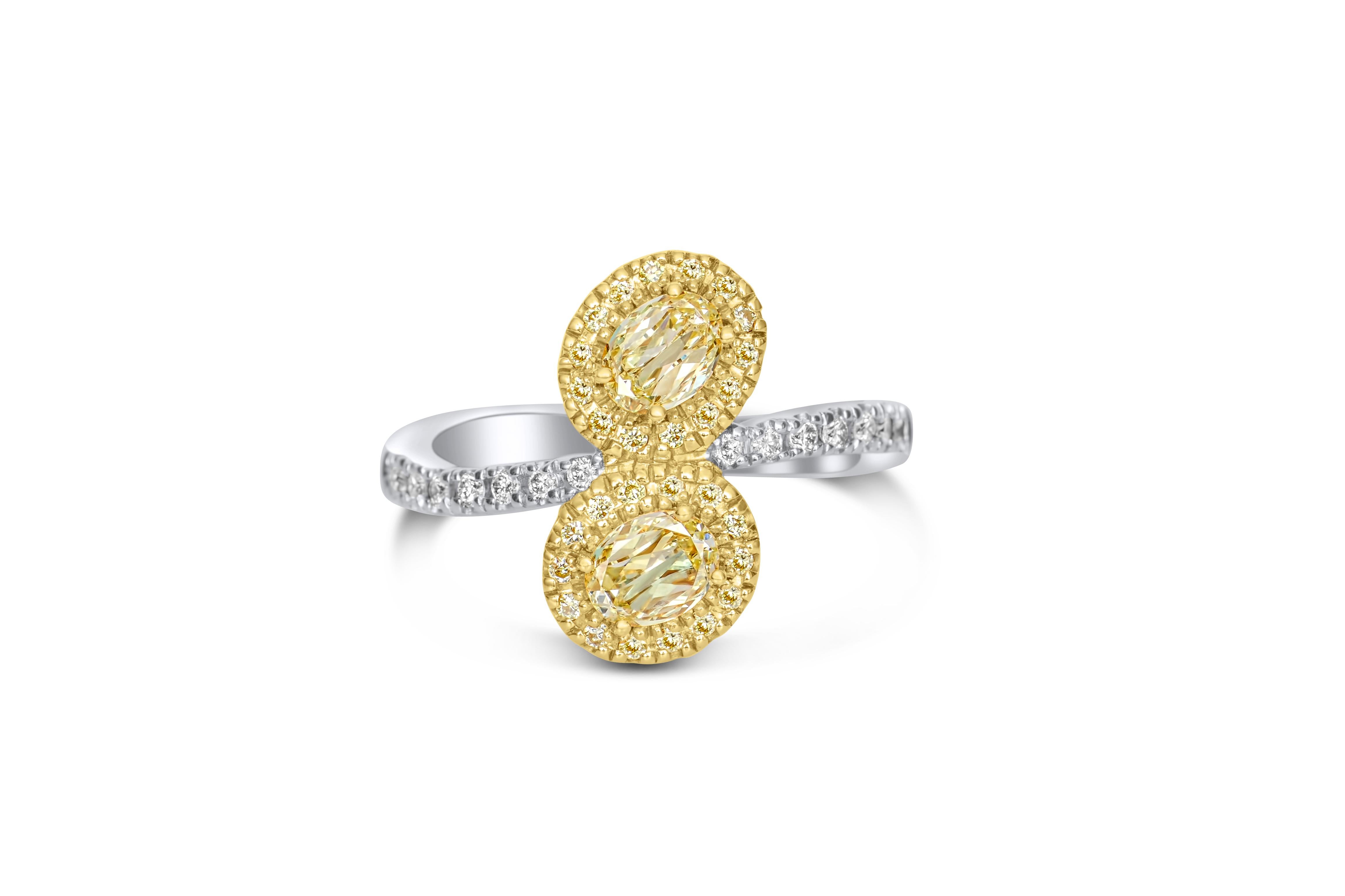 Taille ovale Bague en diamant jaune fantaisie VVS-VS en vente