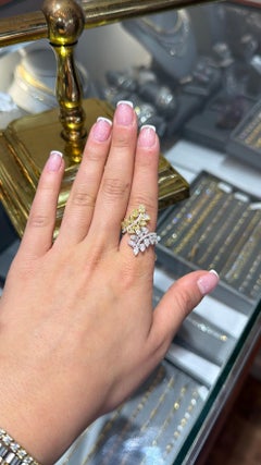 Anillo Bypass Hoja Diamante Blanco Amarillo Fantasía 4.10ct Oro 18K