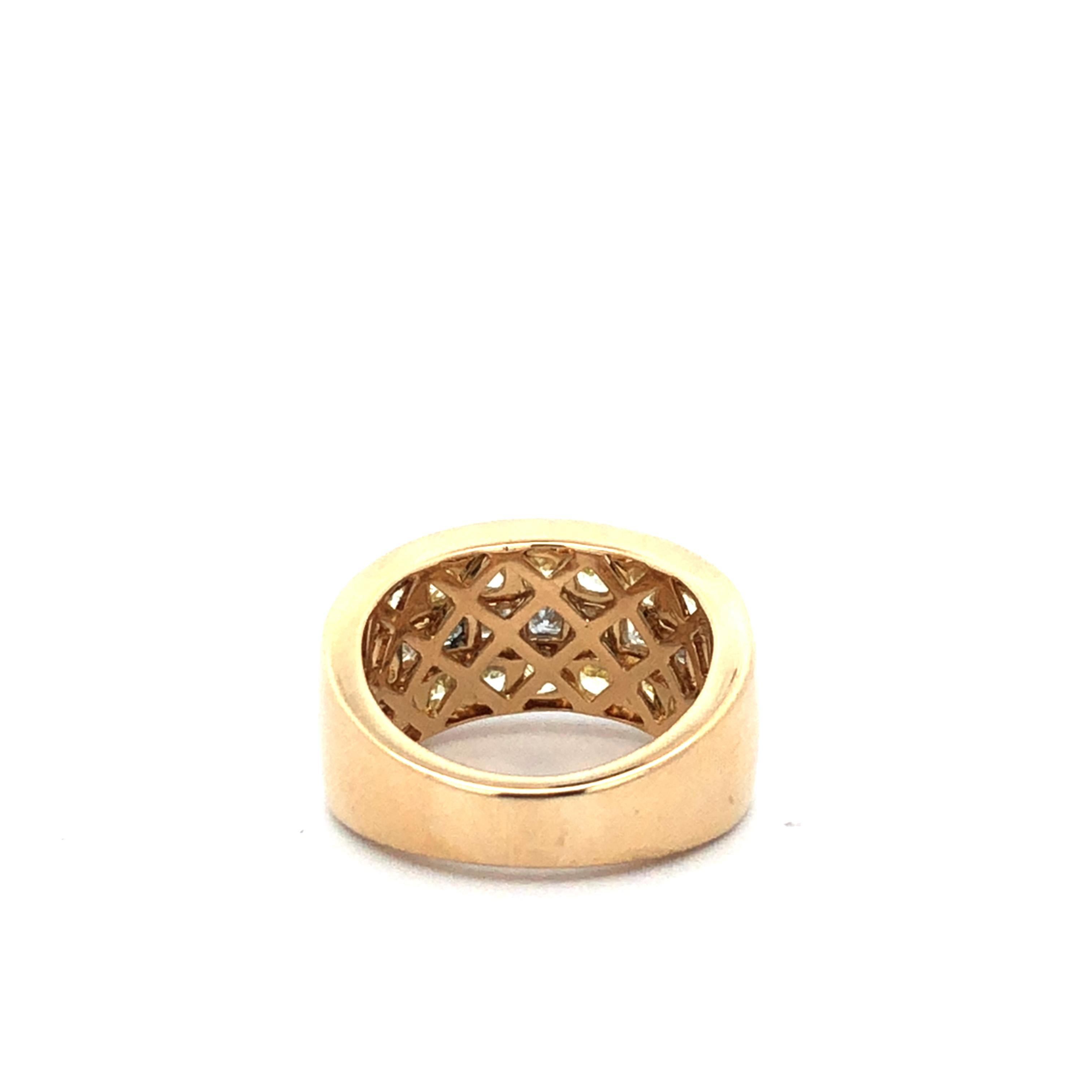 Anillo de Diamantes Amarillos y Blancos Fancy D3.71ct 18k wg Moderno en venta