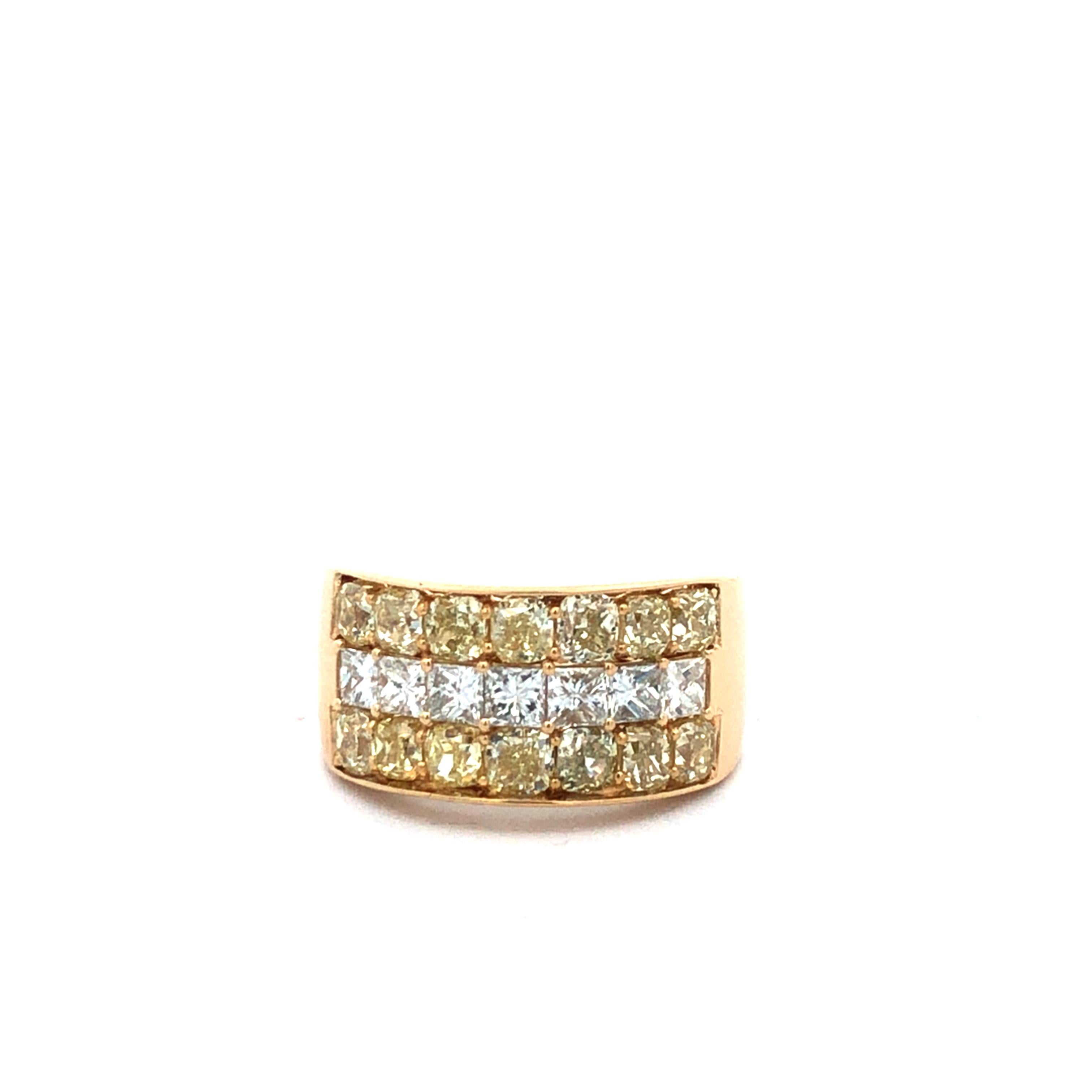 Ringring mit gelbem und weißem Fancy-Diamant D3.71ct 18k wg