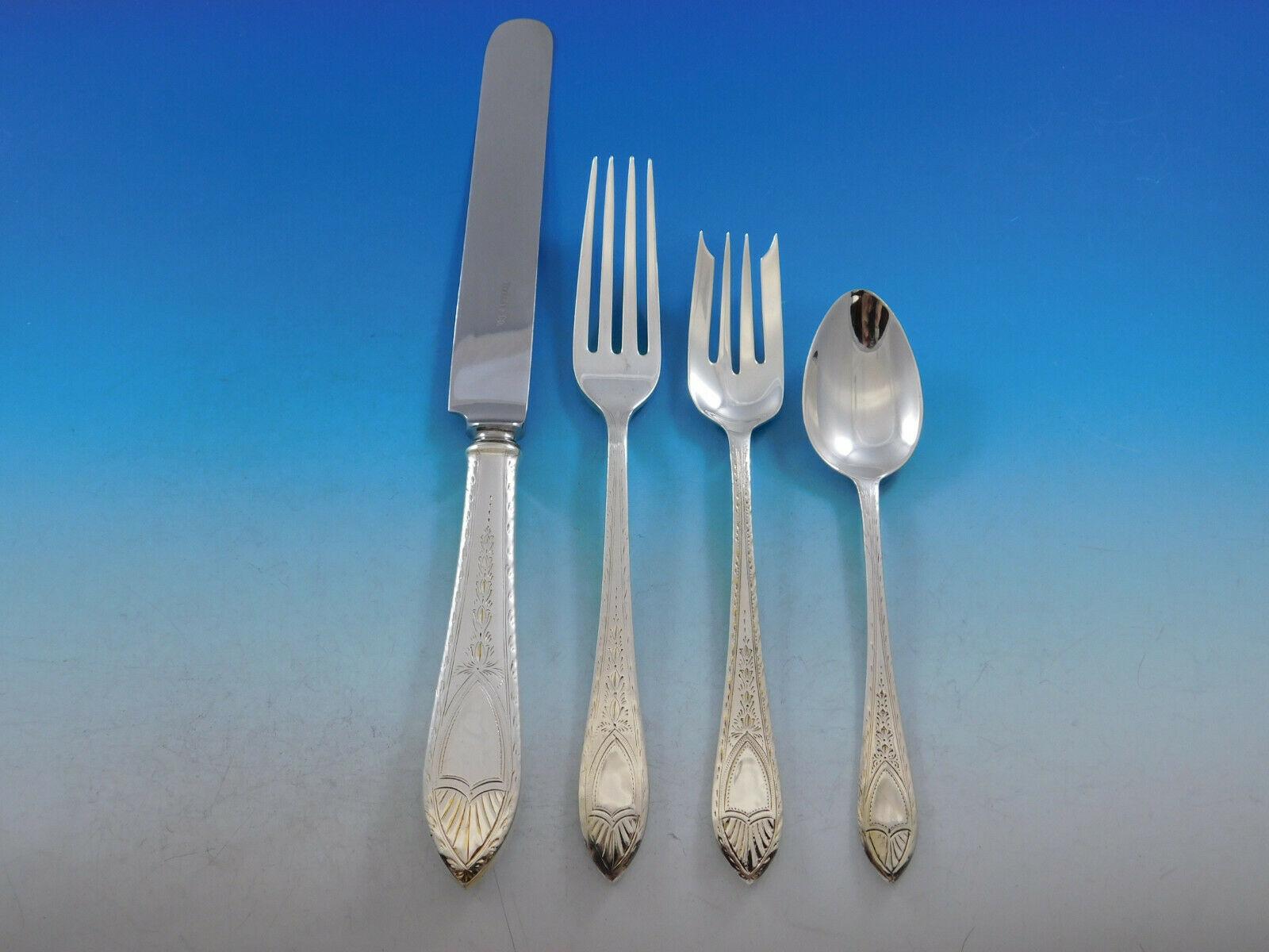 Faneuil engraved by Tiffany & Co. Sterling silver flatware set - 88 pieces. This set includes:

8 dinner size knives, 10 1/4