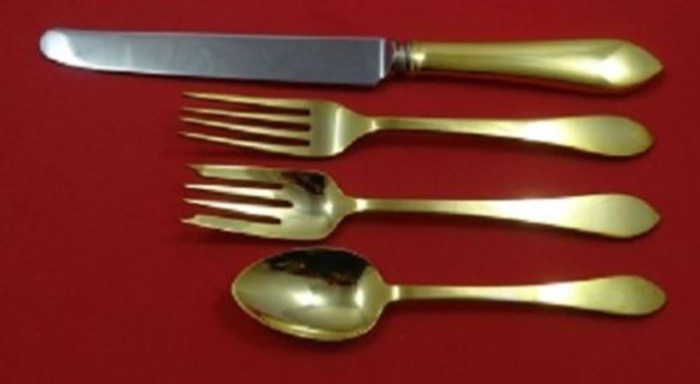 Sterling silver regular setting 4-piece which includes:
1- Regular knife french 9 1/4