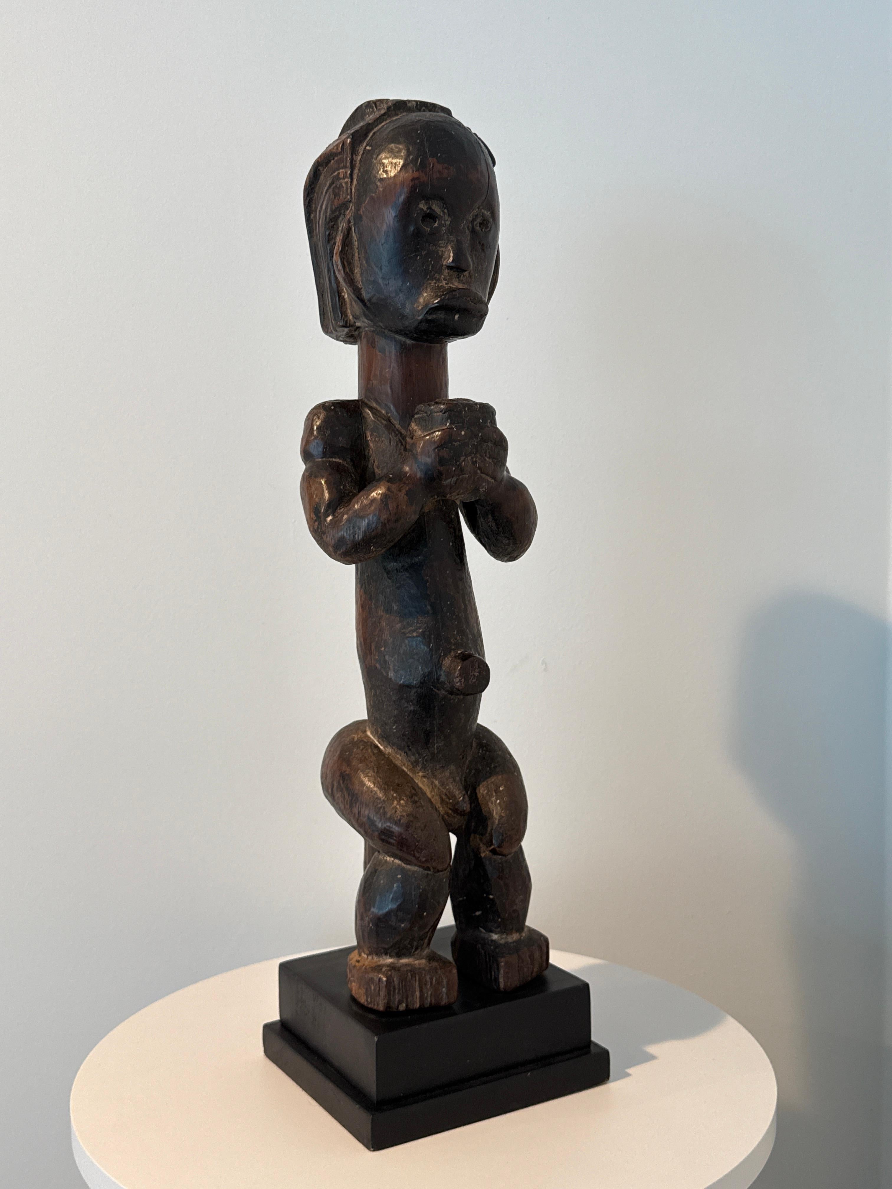 Figura reliquiaria maschile Fang (stile Bieri), sottogruppo Fang-Betsi, Gabon in vendita 3