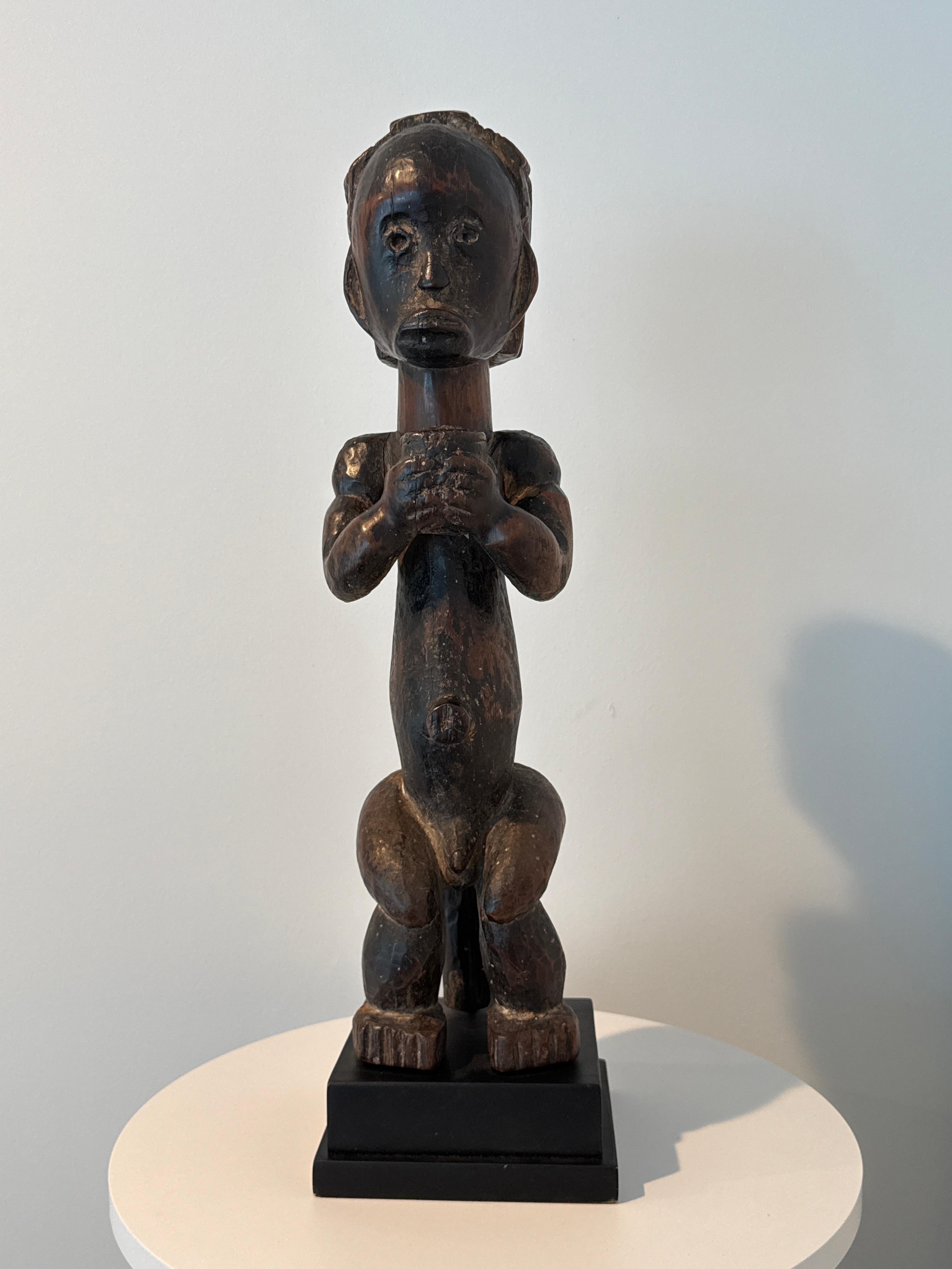 Figura reliquiaria maschile Fang (stile Bieri), sottogruppo Fang-Betsi, Gabon in vendita 4