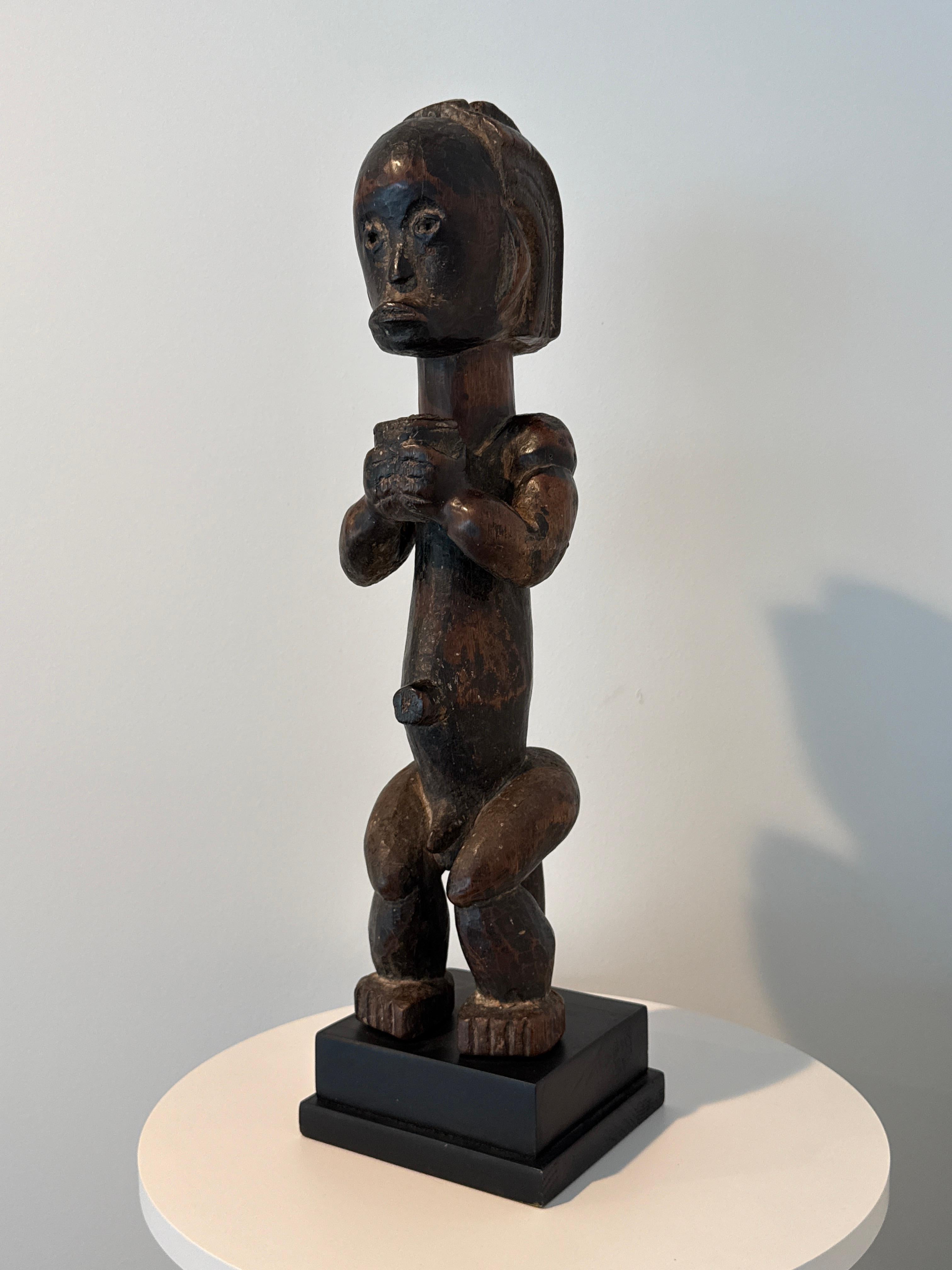 Figura reliquiaria maschile Fang (stile Bieri), sottogruppo Fang-Betsi, Gabon In condizioni buone in vendita a Encino, CA