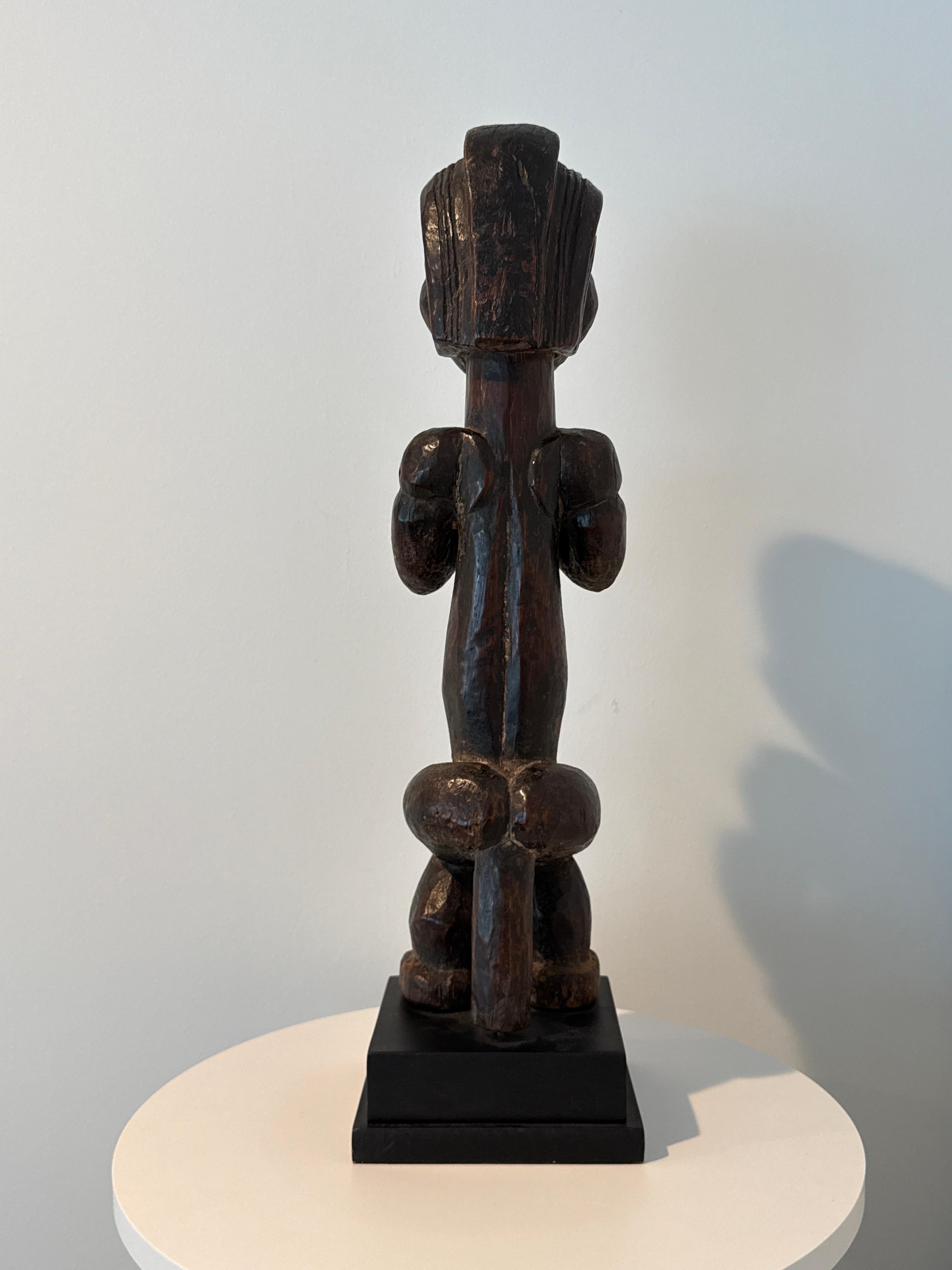Legno Figura reliquiaria maschile Fang (stile Bieri), sottogruppo Fang-Betsi, Gabon in vendita