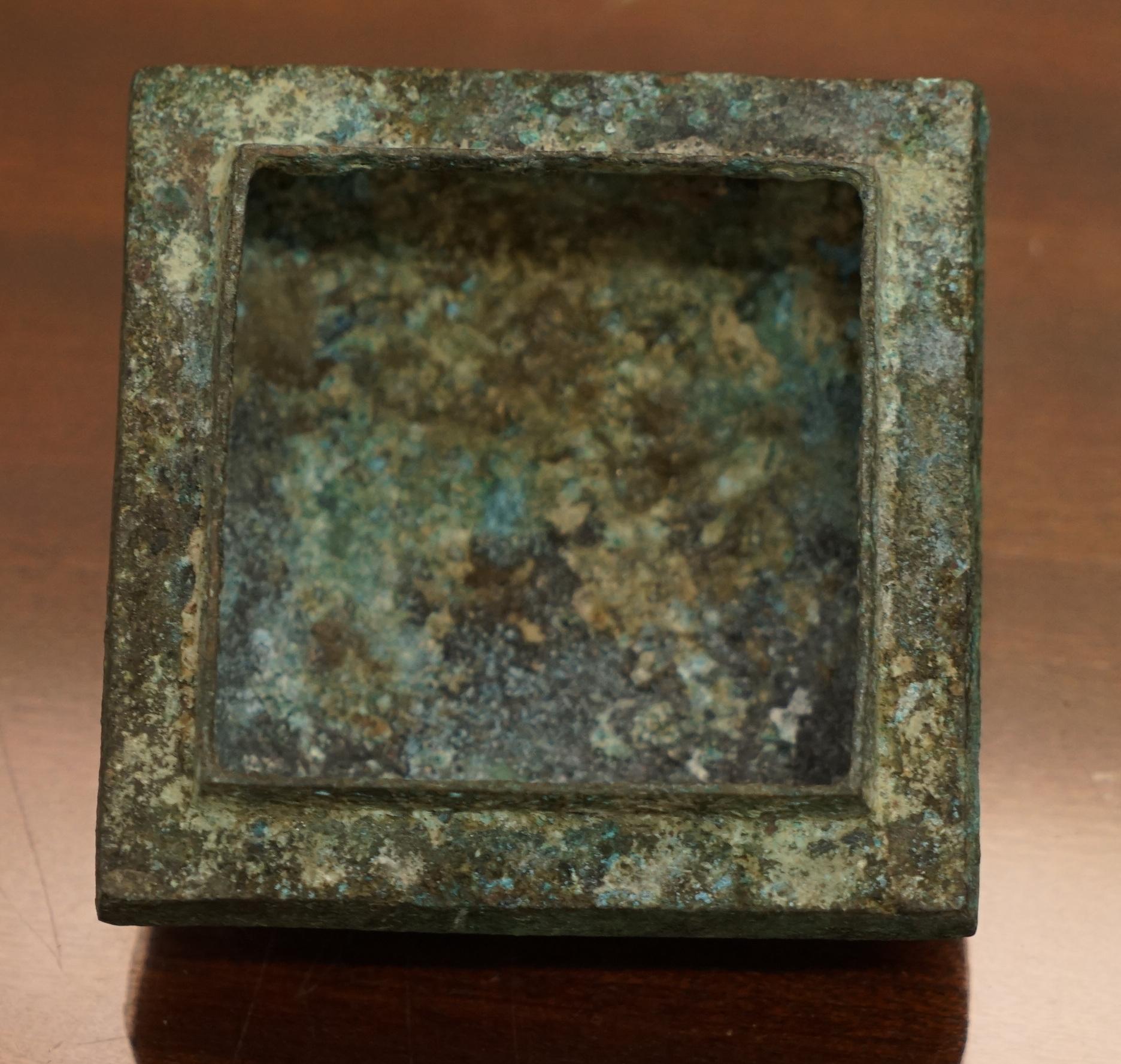 Fanghu Han Dynasty 206BC-220AD Chinese Bronze Ritual Wine Vessel Jug & Cover en vente 8