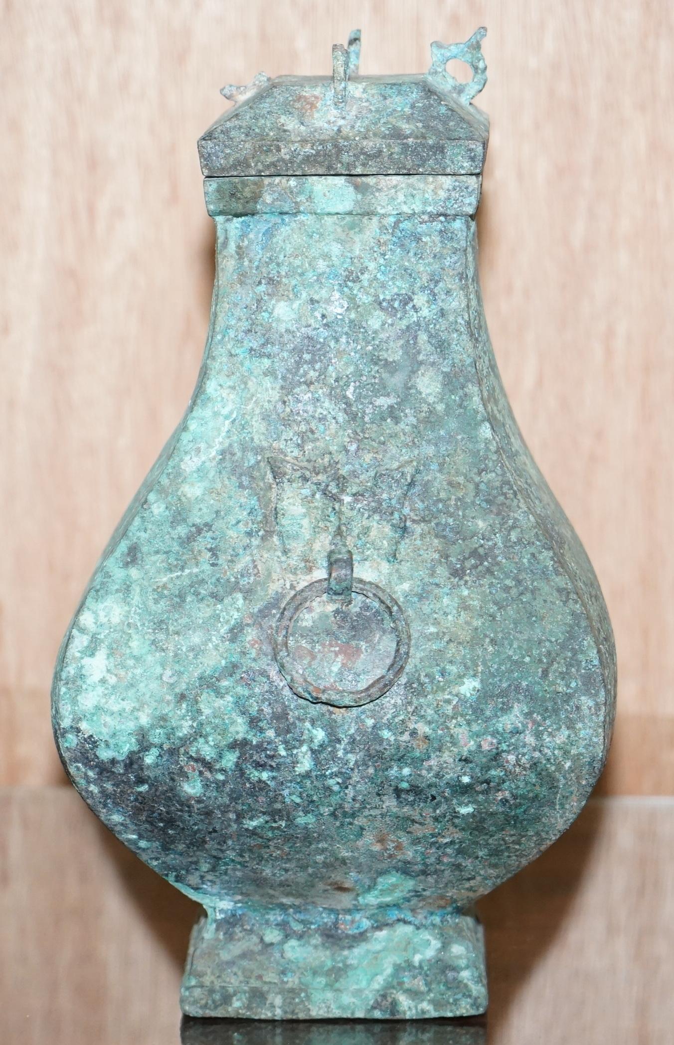 Fanghu Han Dynasty 206BC-220AD Chinese Bronze Ritual Wine Vessel Jug & Cover en vente 4
