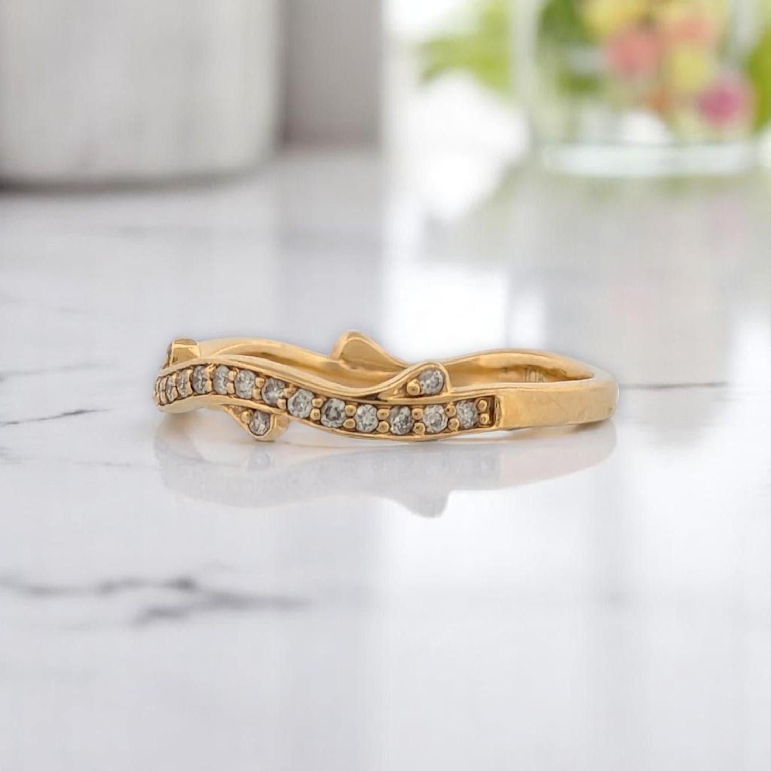 Fannie  10 Karat Gelbgold Diamantring, 0,33 Karat Diamant, Größe 6,75 (Rundschliff) im Angebot