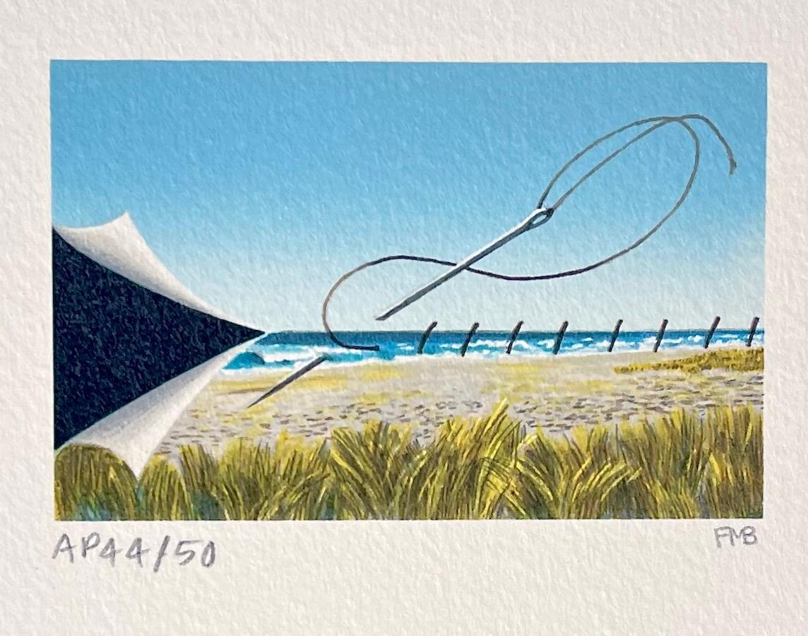 BEACH TO SKY Signierte Mini-Lithographie, Surreale Strandszene Blauer Himmel Nähnadel