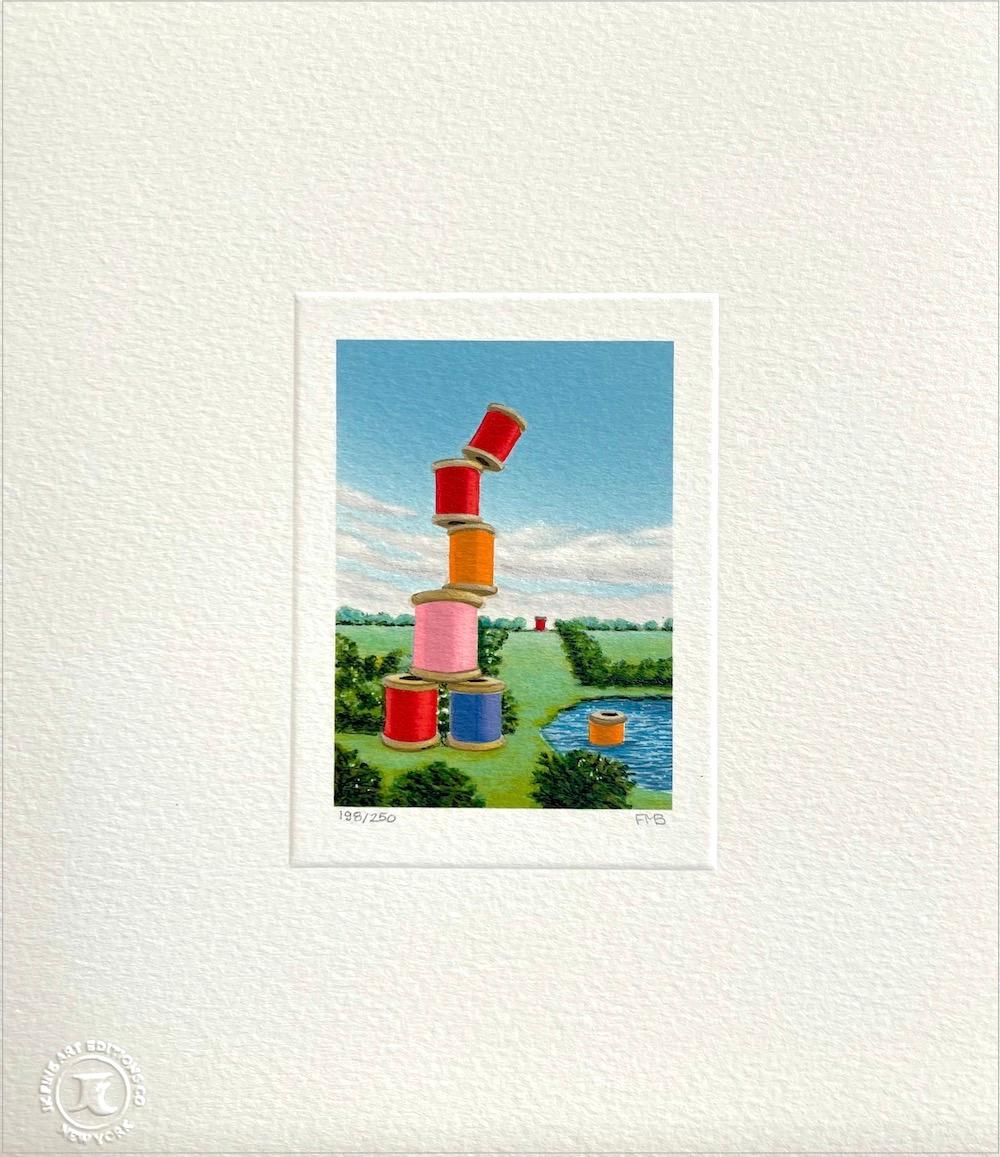 Mini litografia firmata TREMOR, paesaggio surreale, rocchetti di filo da cucire multicolore - Print di Fanny Brennan