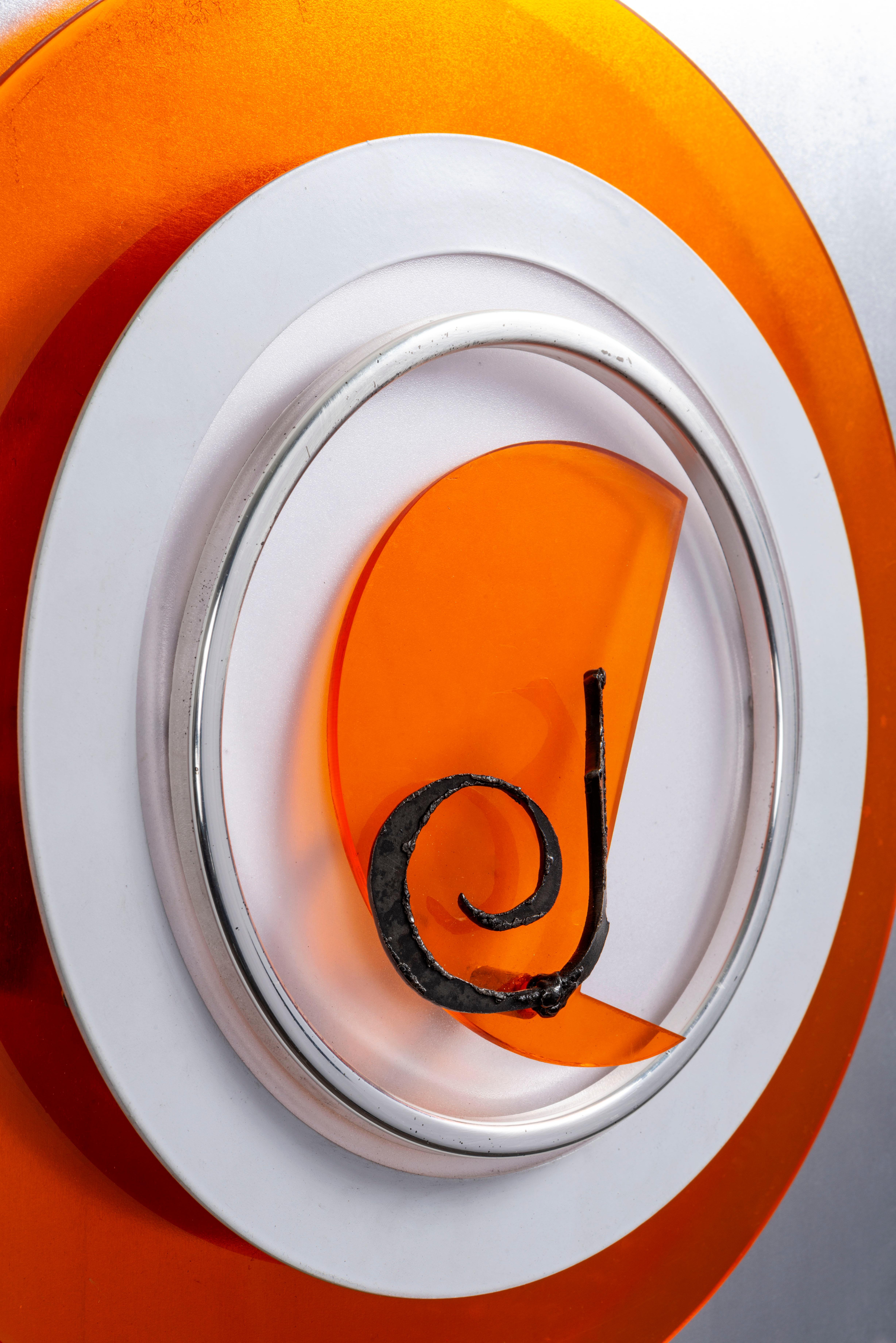 Montador Naranja N°4. Escultura mural abstracta de técnica mixta - Sculpture Minimalista de Fanny Finkelman