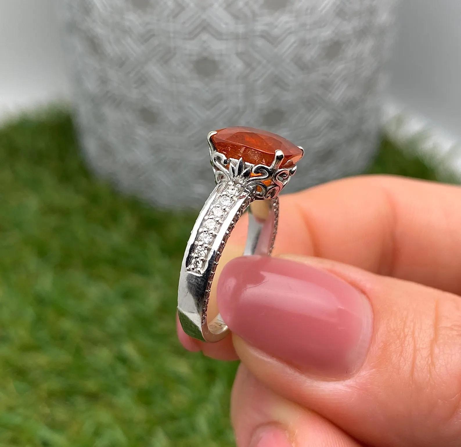Women's Fanta Garnet 5.35Ct and Diamonds natural gems Ring, 14 Karat White Gold, 7US For Sale