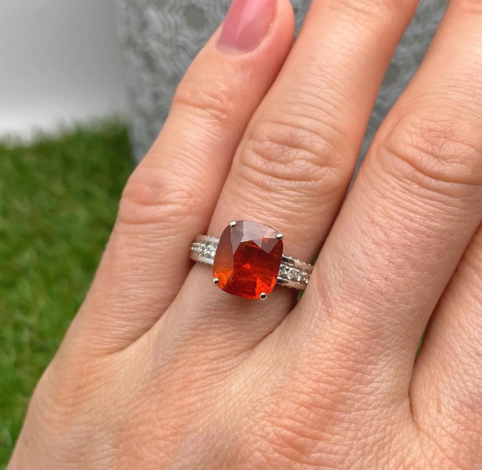 Fanta Garnet 5.35Ct and Diamonds natural gems Ring, 14 Karat White Gold, 7US For Sale 1