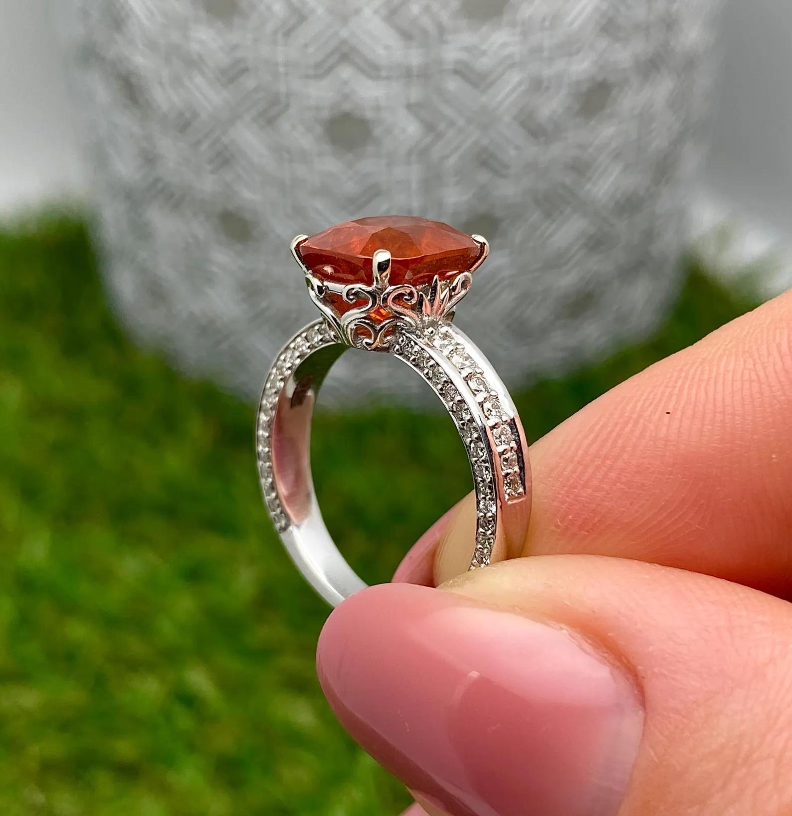 Fanta Garnet 5.35Ct and Diamonds natural gems Ring, 14 Karat White Gold, 7US For Sale 2