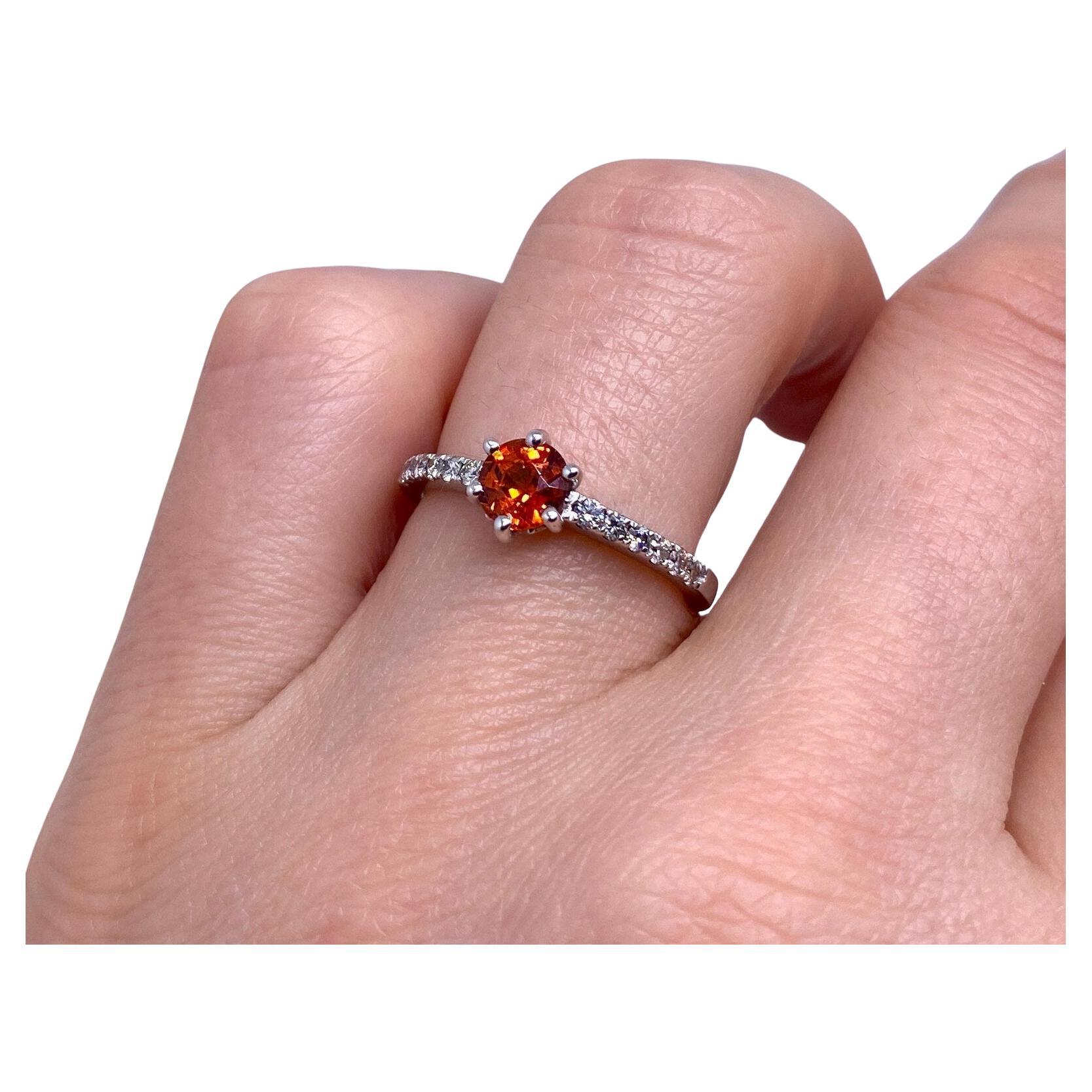 Anillo de gemas naturales Fanta Granate y Diamantes, Oro Blanco de 14 Kilates, 7US, Certificado