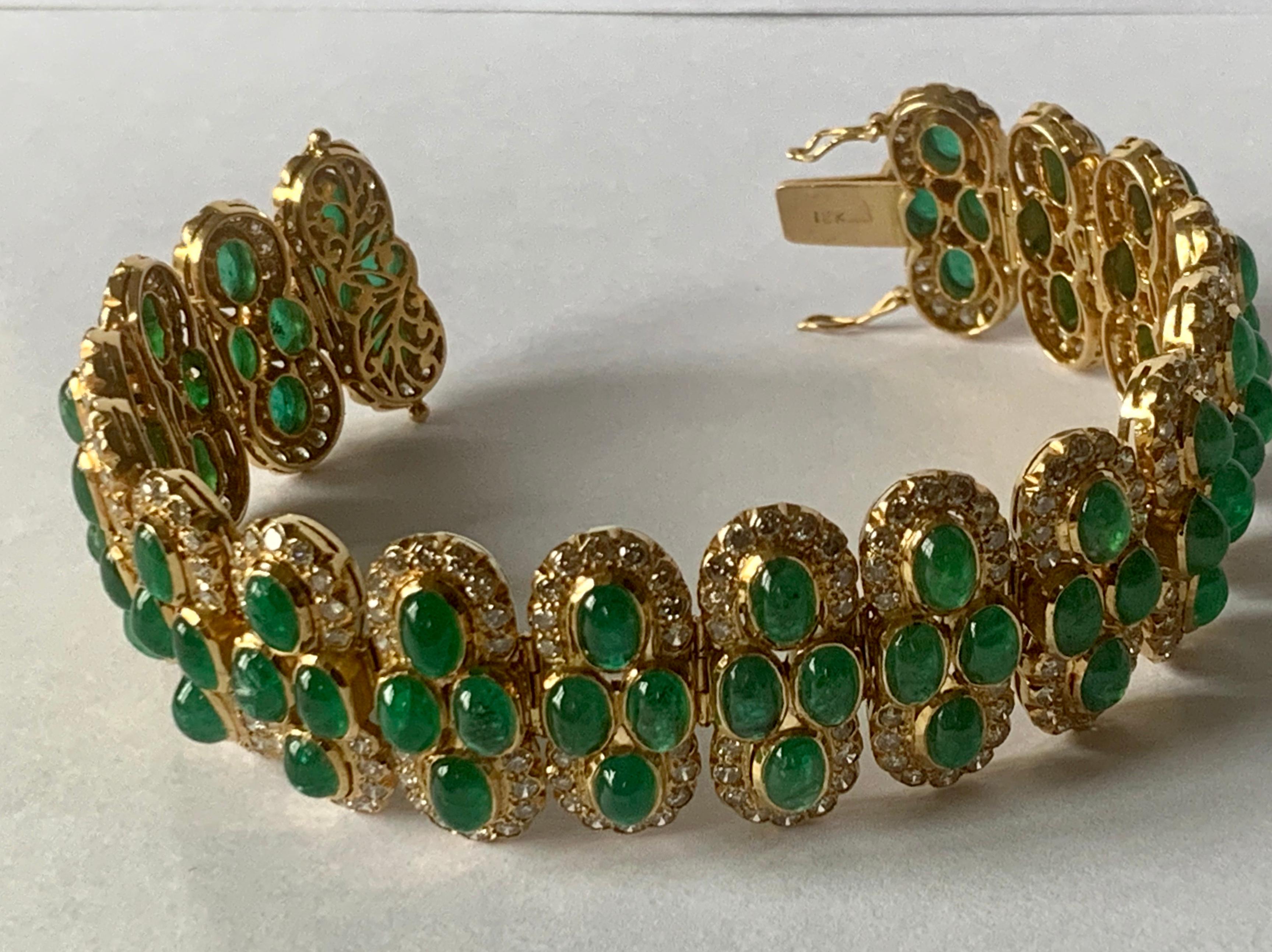 Fantastic 18 Karat Yellow Gold Emerald and Diamond Bracelet For Sale 3