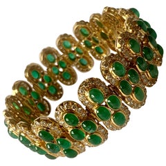 Vintage Fantastic 18 Karat Yellow Gold Emerald and Diamond Bracelet