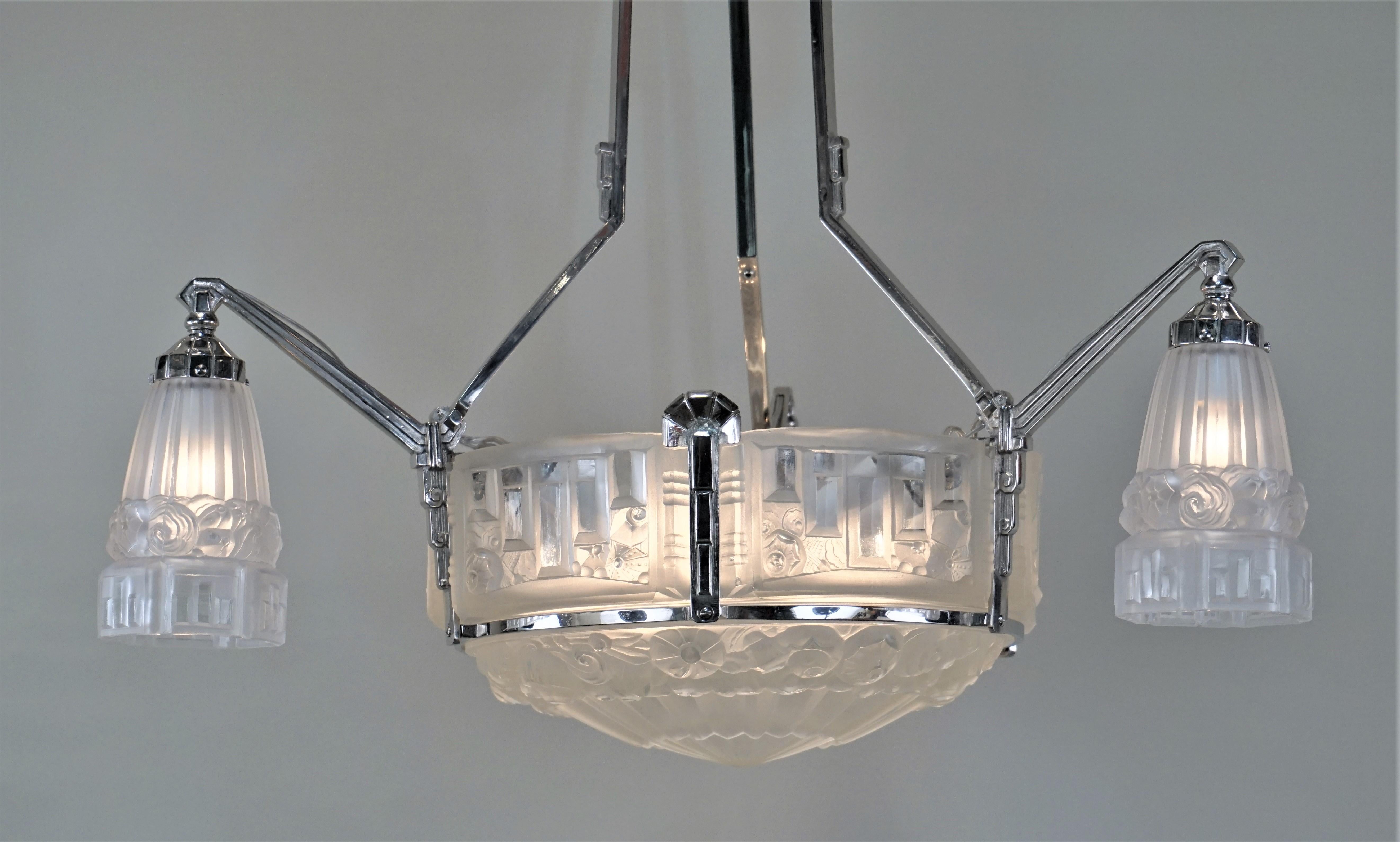 Fantastic 1920s French Art Deco Chandelier by J. Robert In Good Condition In Fairfax, VA